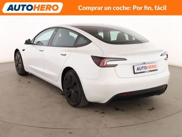 Tesla Model 3 view 4