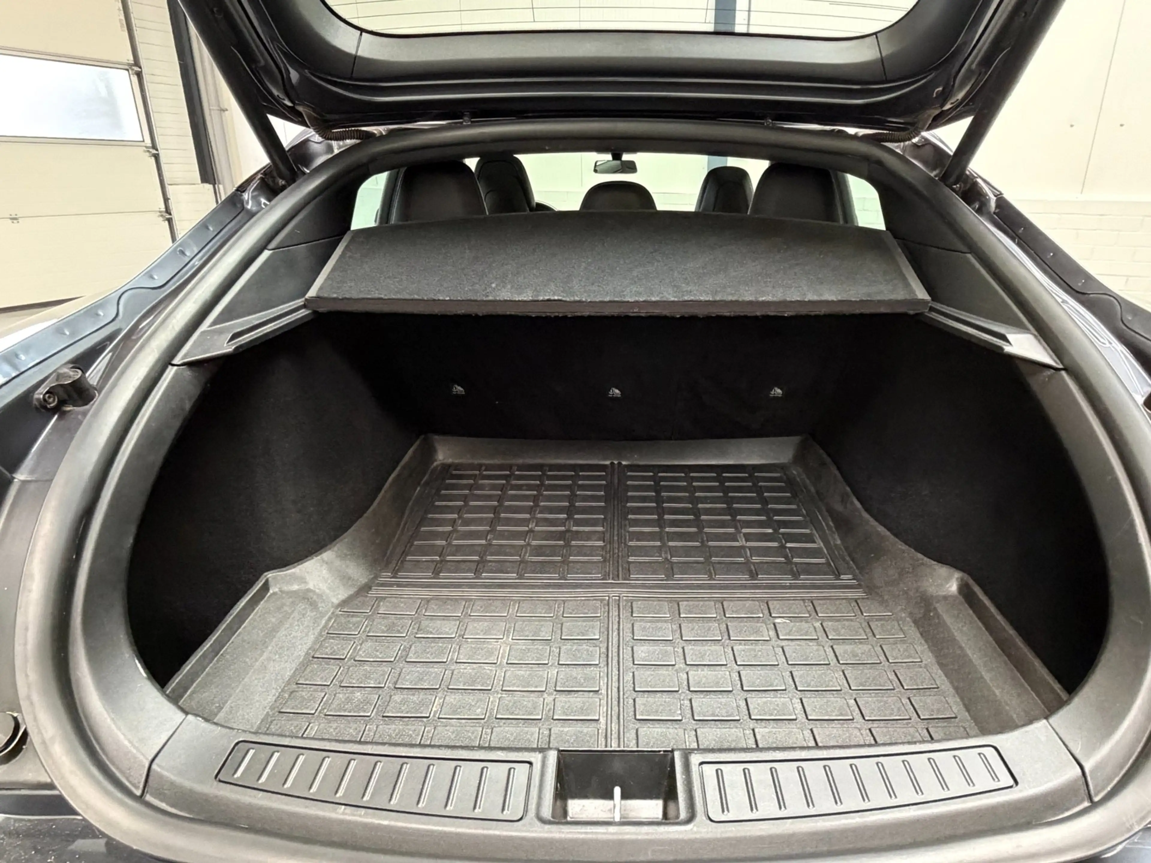 Tesla Model S 75 Business Economy|Luchtvering|Trekhaak — photo 10