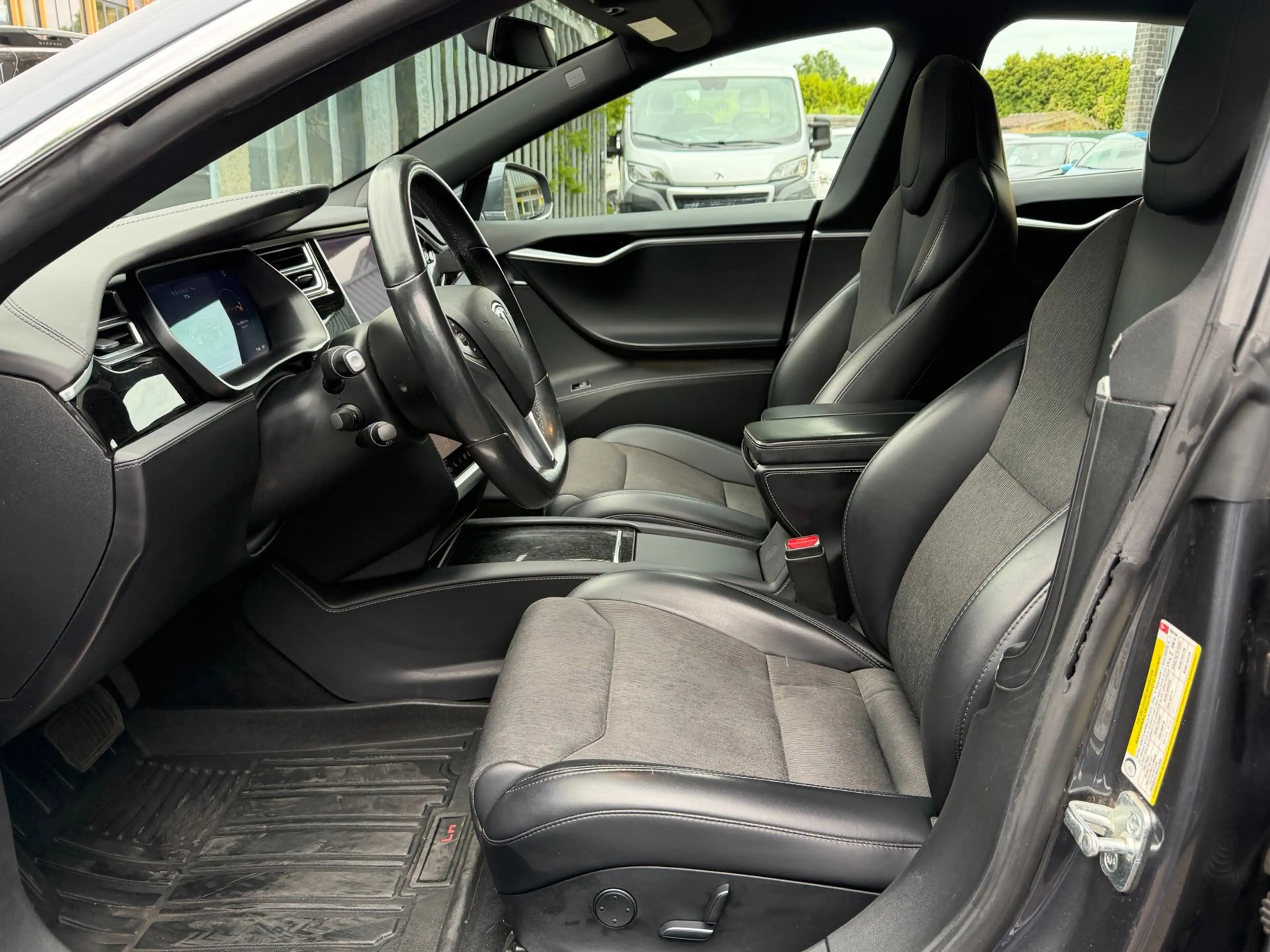 Tesla Model S 75 Business Economy|Luchtvering|Trekhaak — photo 12