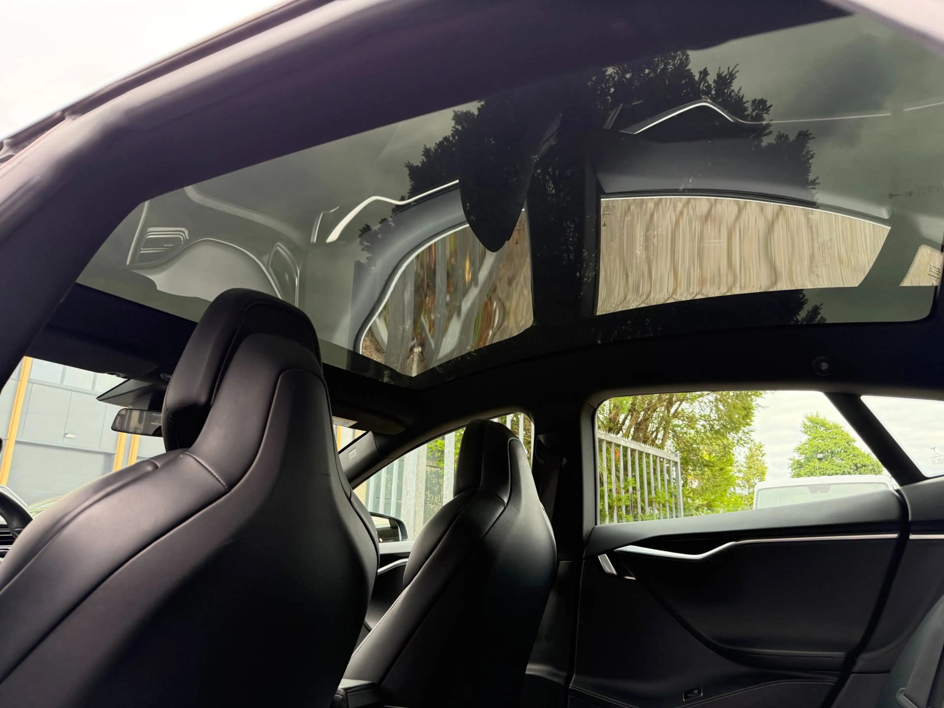 Tesla Model S 75 Business Economy|Luchtvering|Trekhaak — photo 21