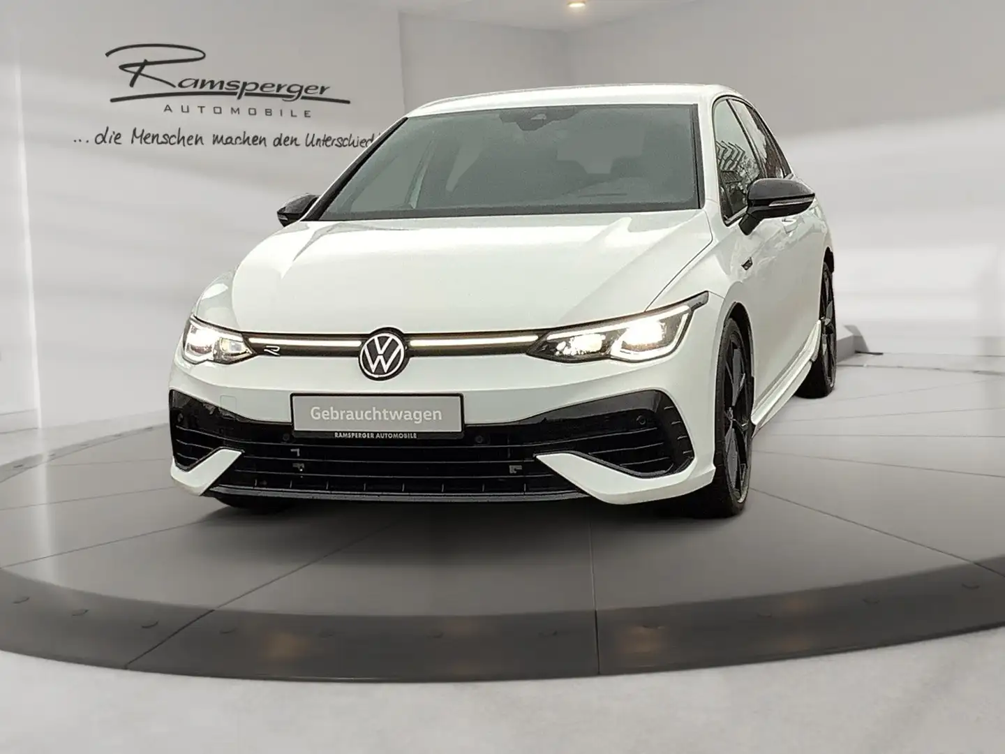 Volkswagen Golf VIII 2.0 TSI DSG R Performance 4M. Akra Mat Weiß - 2