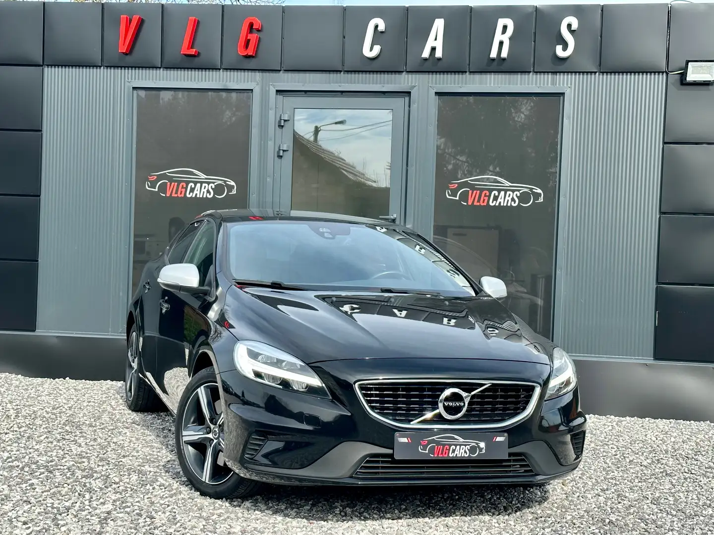 Volvo V40 2.0 D2 R-Design Geartronic Cuir Pano LED Camera Black - 1