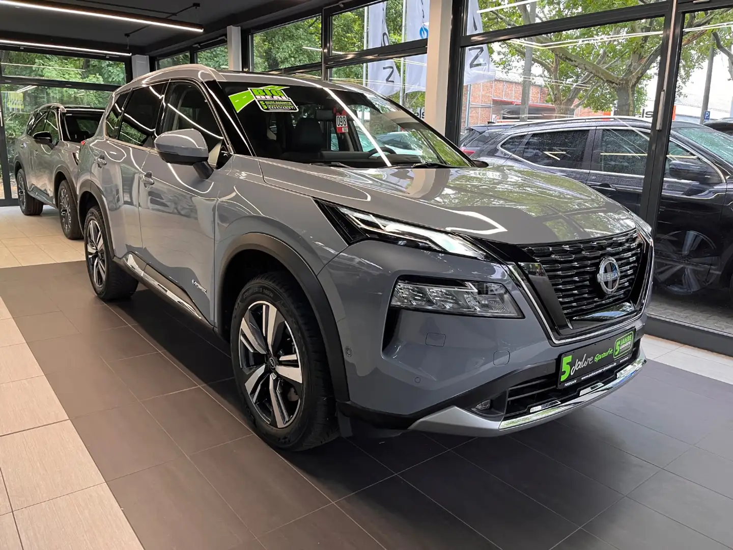 Nissan X-Trail 1.5 VC-T e-Power Tekna+ Pano BOSE Kam LED Grau - 2