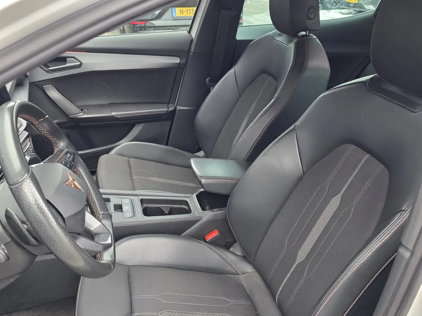 CUPRA Formentor 1.4 e-Hybrid Business Weiß - 2