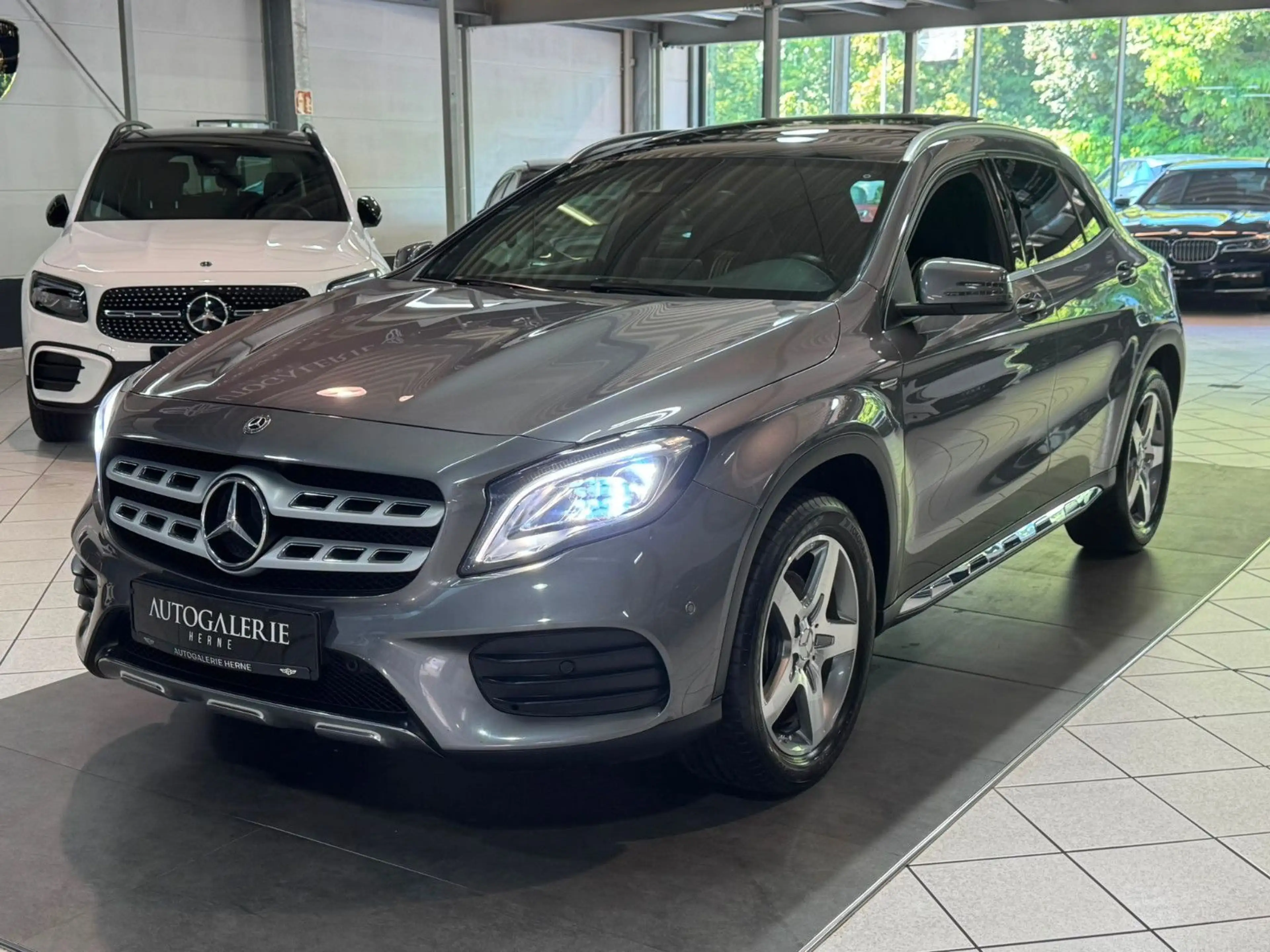 Mercedes-Benz GLA 220 d AMG LINE*AUT*PANO*LED*NAV*T-LEDER*TOWI