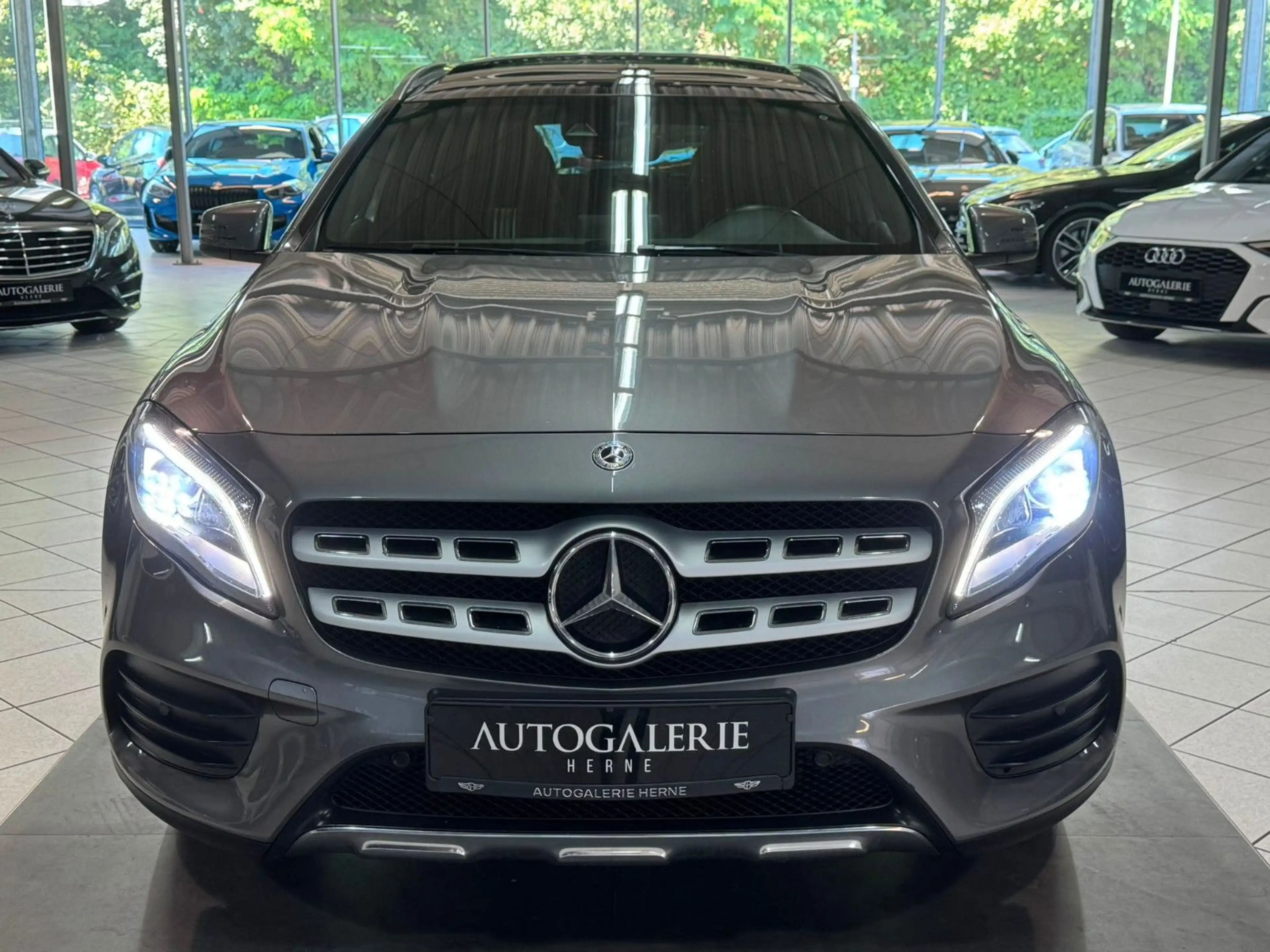 Mercedes-Benz GLA 220 d AMG LINE*AUT*PANO*LED*NAV*T-LEDER*TOWI — photo 2