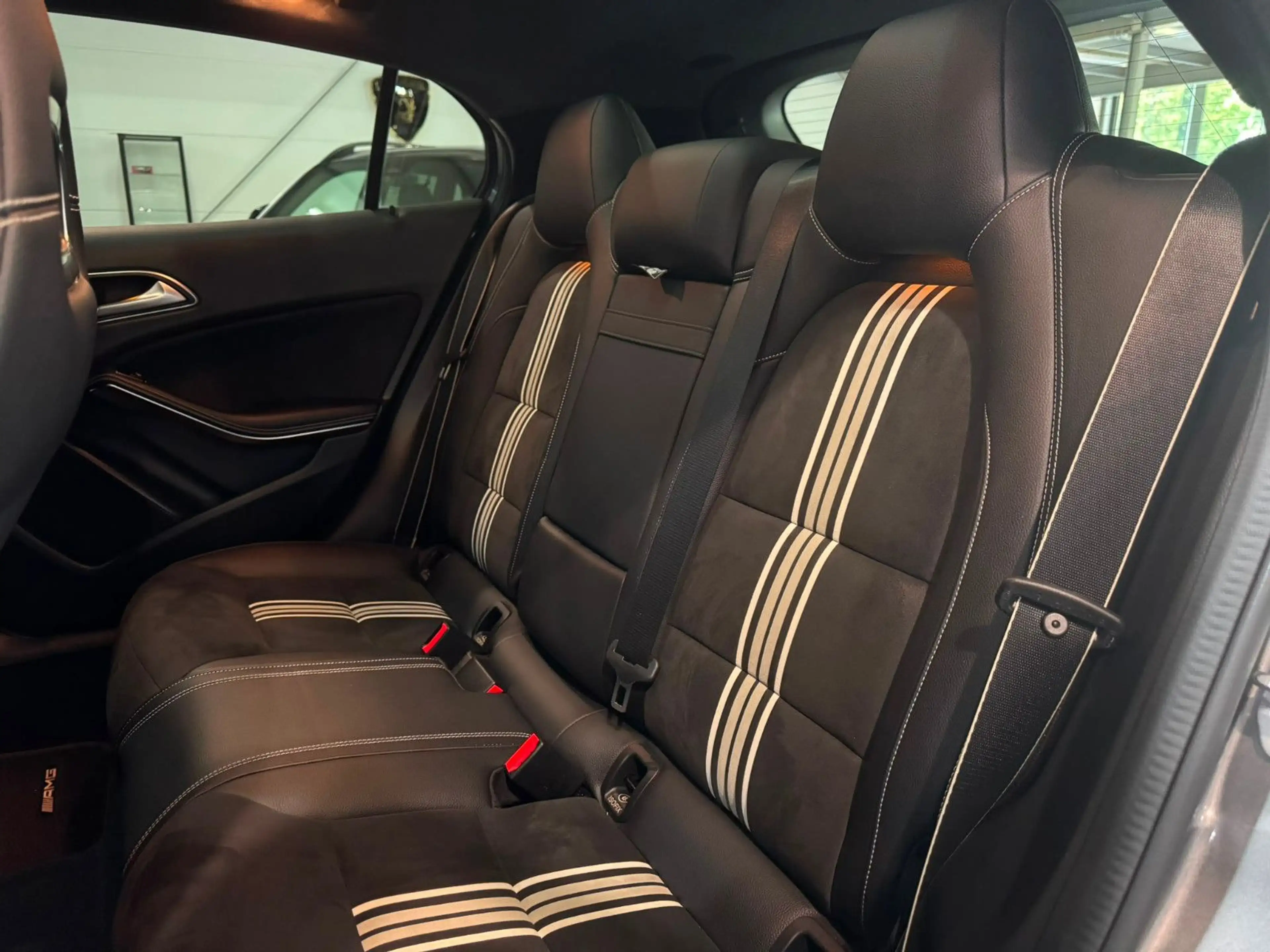 Mercedes-Benz GLA 220 d AMG LINE*AUT*PANO*LED*NAV*T-LEDER*TOWI — photo 14