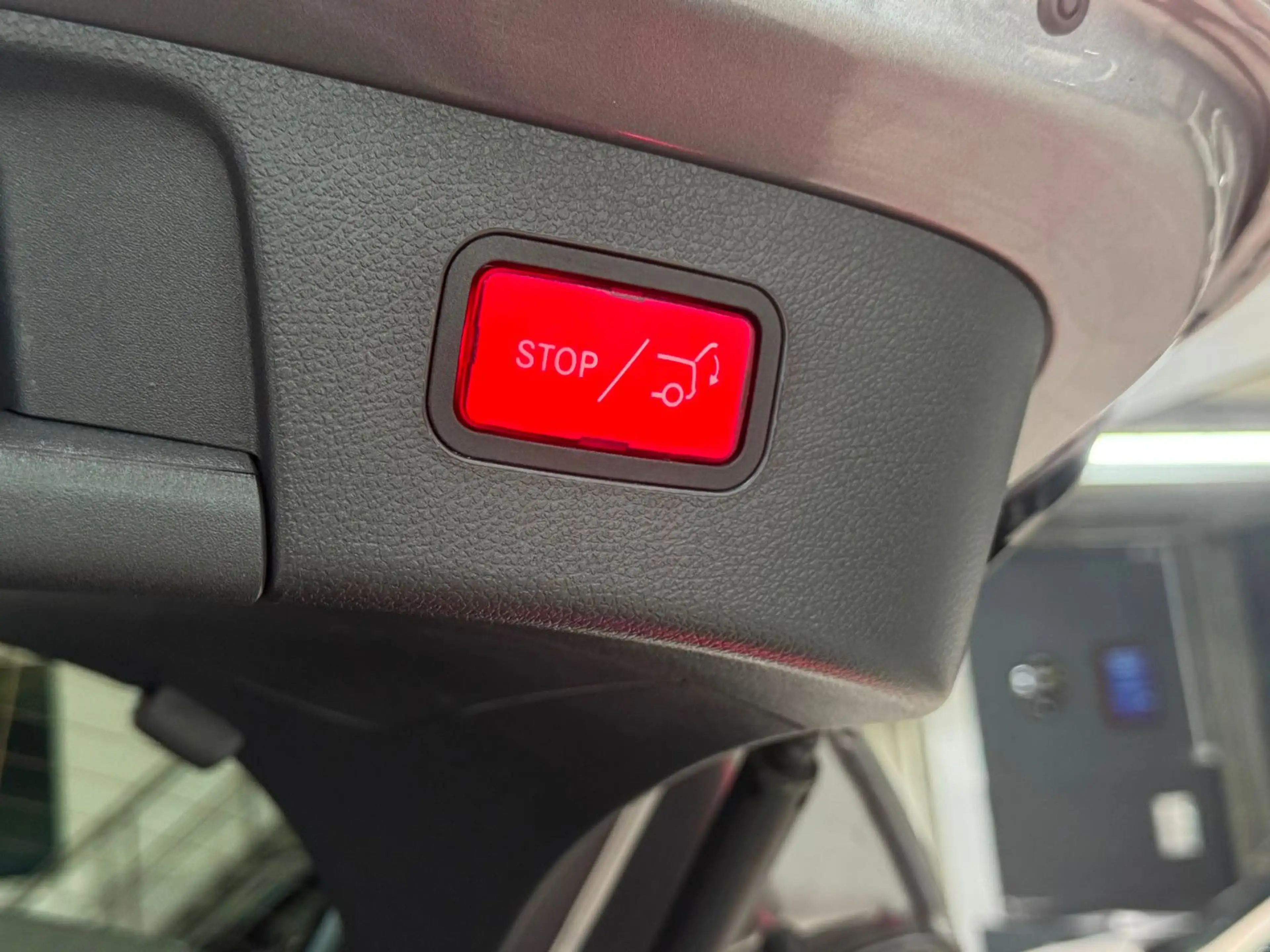 Mercedes-Benz GLA 220 d AMG LINE*AUT*PANO*LED*NAV*T-LEDER*TOWI — photo 7