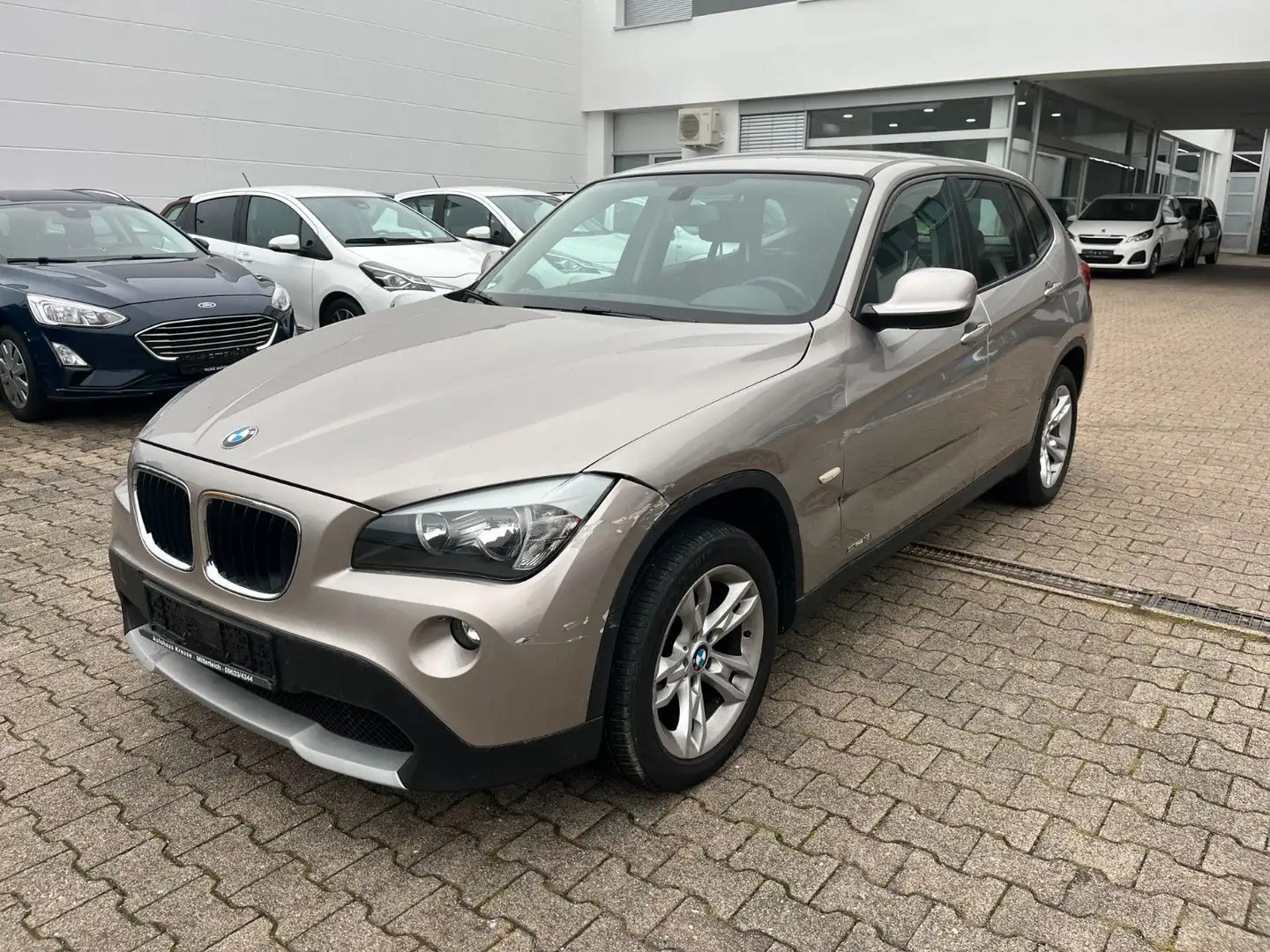 BMW X1 Baureihe X1 18 i sDrive Argent - 1