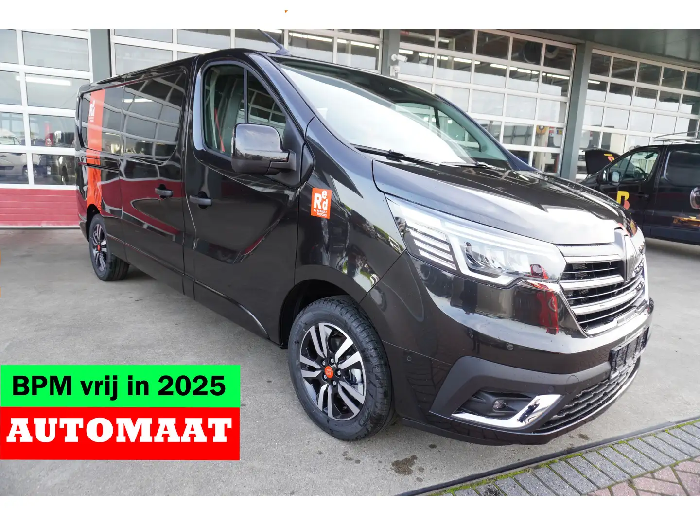 Renault Trafic 2.0 Blue dCi 170pk T30 L2H1 Red Edition Exclusive Černá - 1
