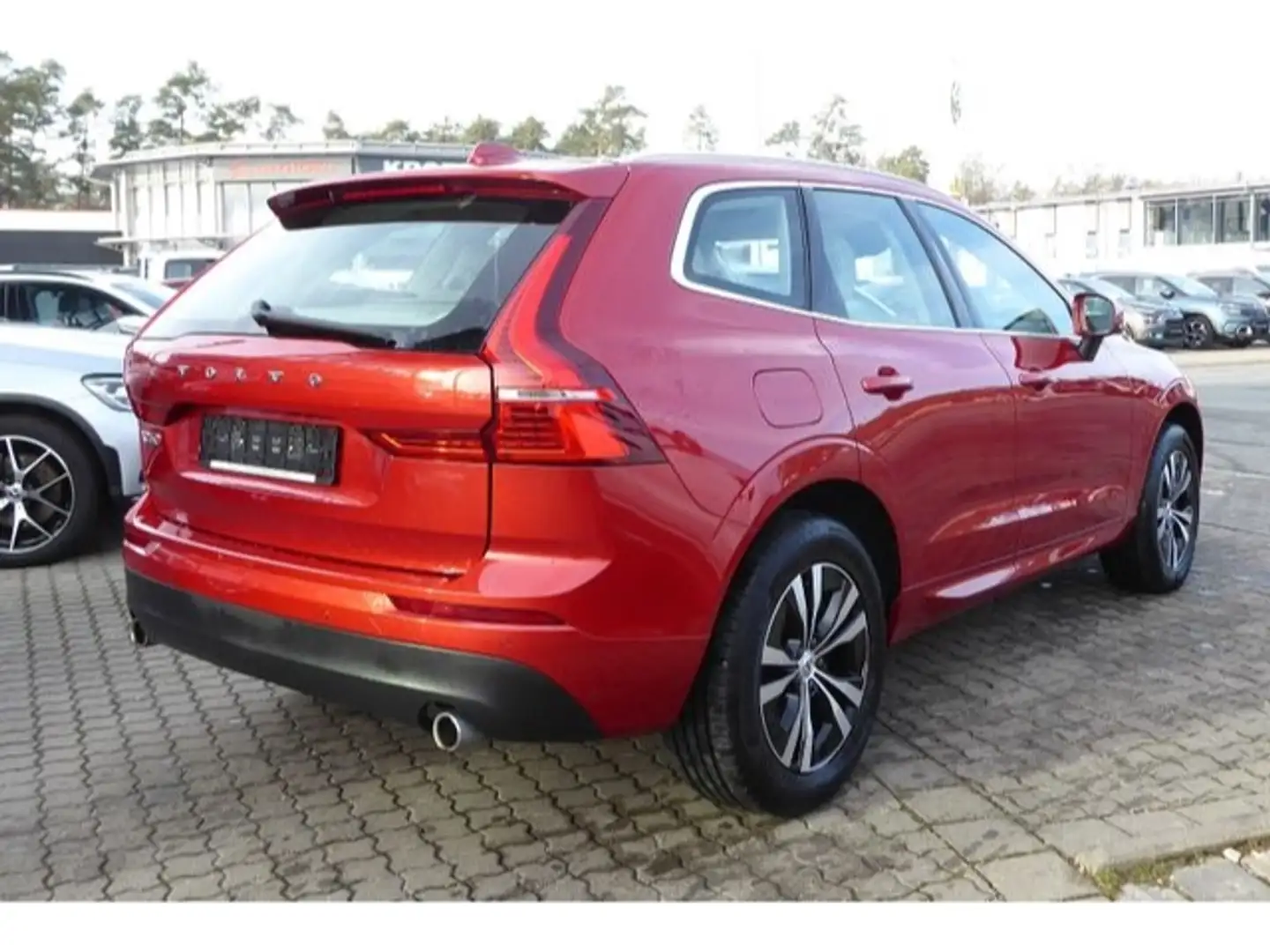 Volvo XC60 B4 D Momentum Pro AWD Panorama Kamera Navi Rot - 2