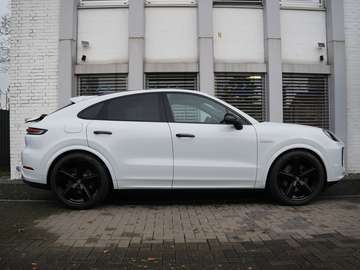 E-Hybrid Coupé SPORTDESIGN-ACC-LUFTF.-PANO-VOLL