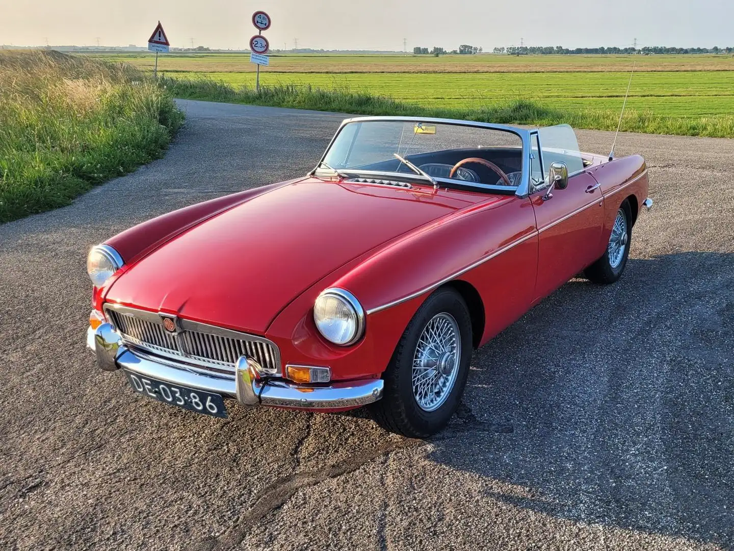 MG MGB MGB 1.8 Roadster Czerwony - 1