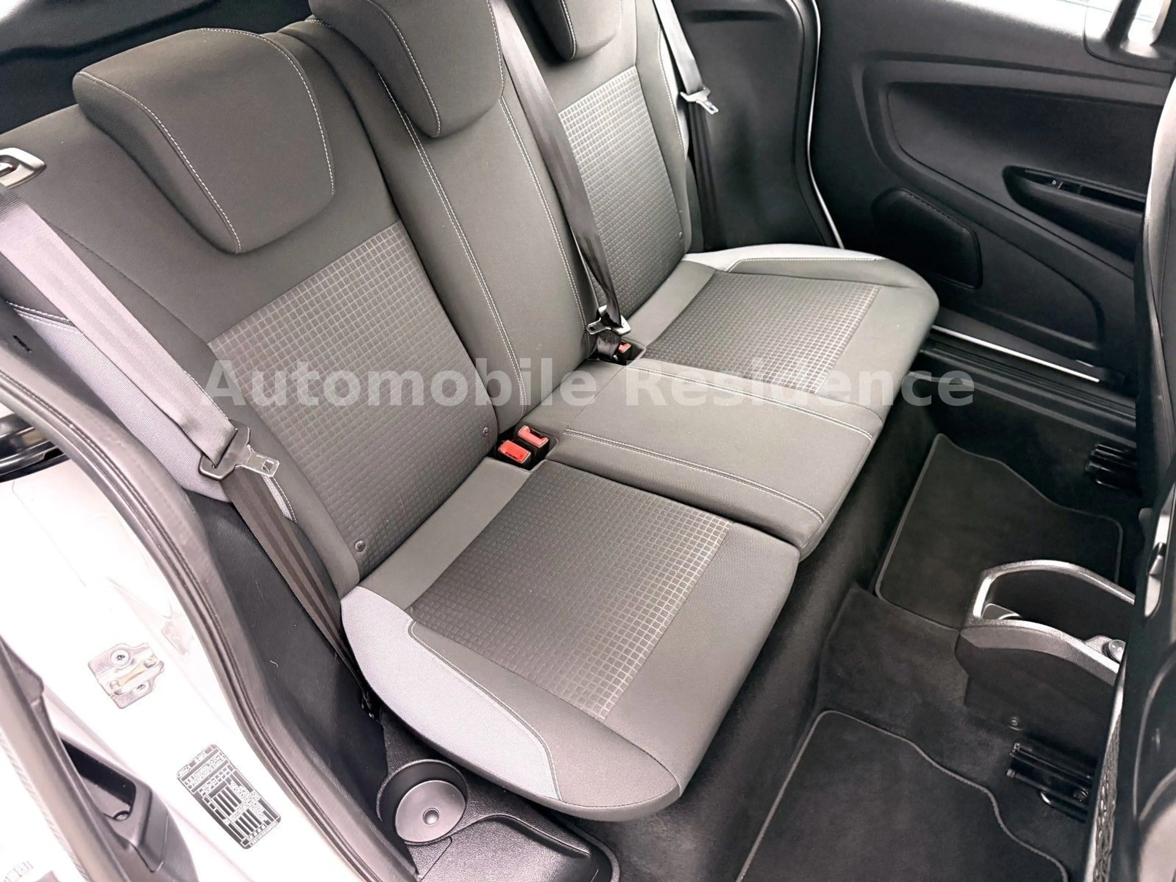 Ford B-Max Sync Edition 1.6*PDC*KLIMA*ALU*MFL*PDC*SHZ — photo 9