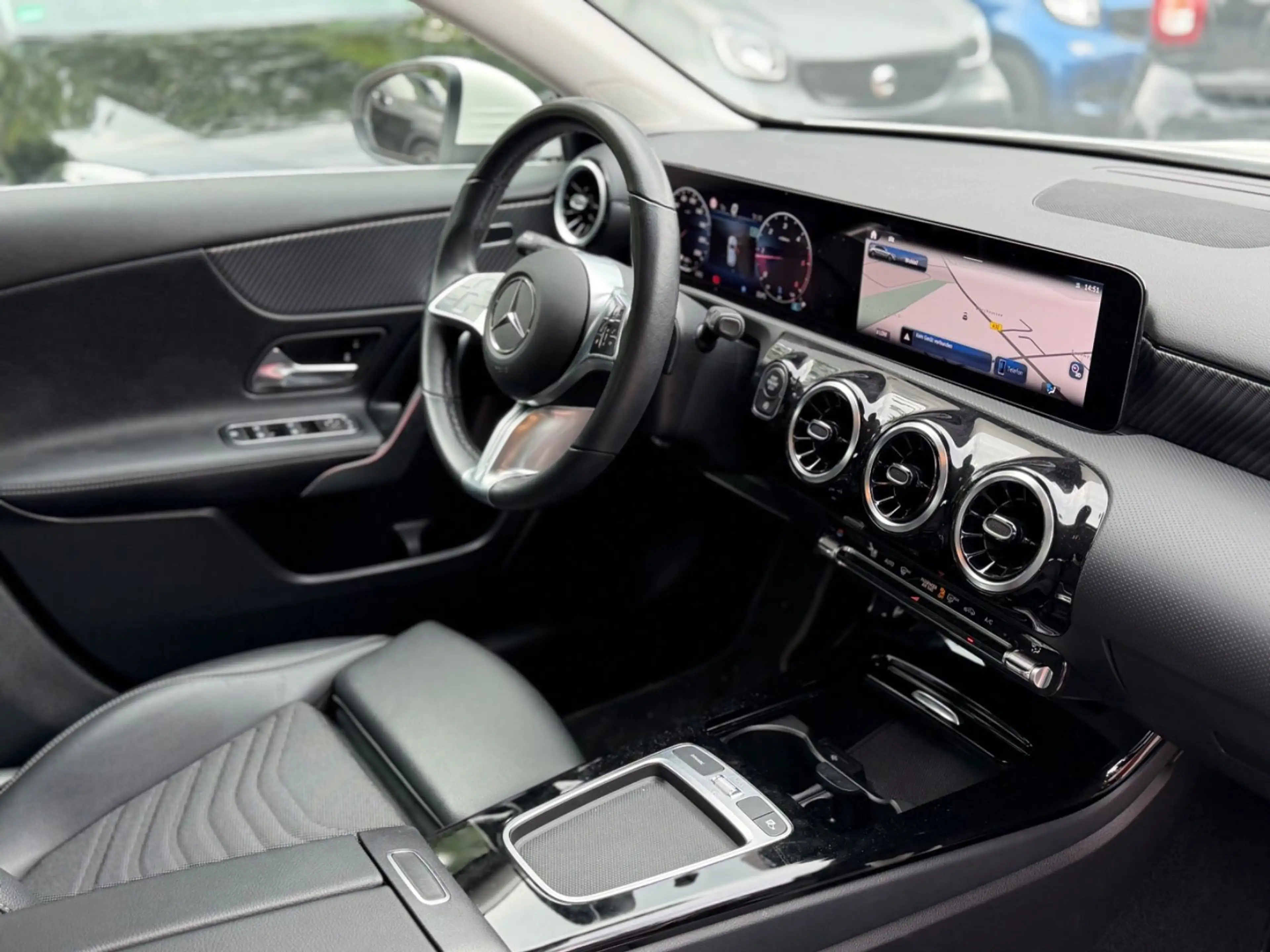 Mercedes-Benz A 180 A180d*AUTOMATIK*MULTIBEAM-LED*CARPLAY+NAVI* — photo 19