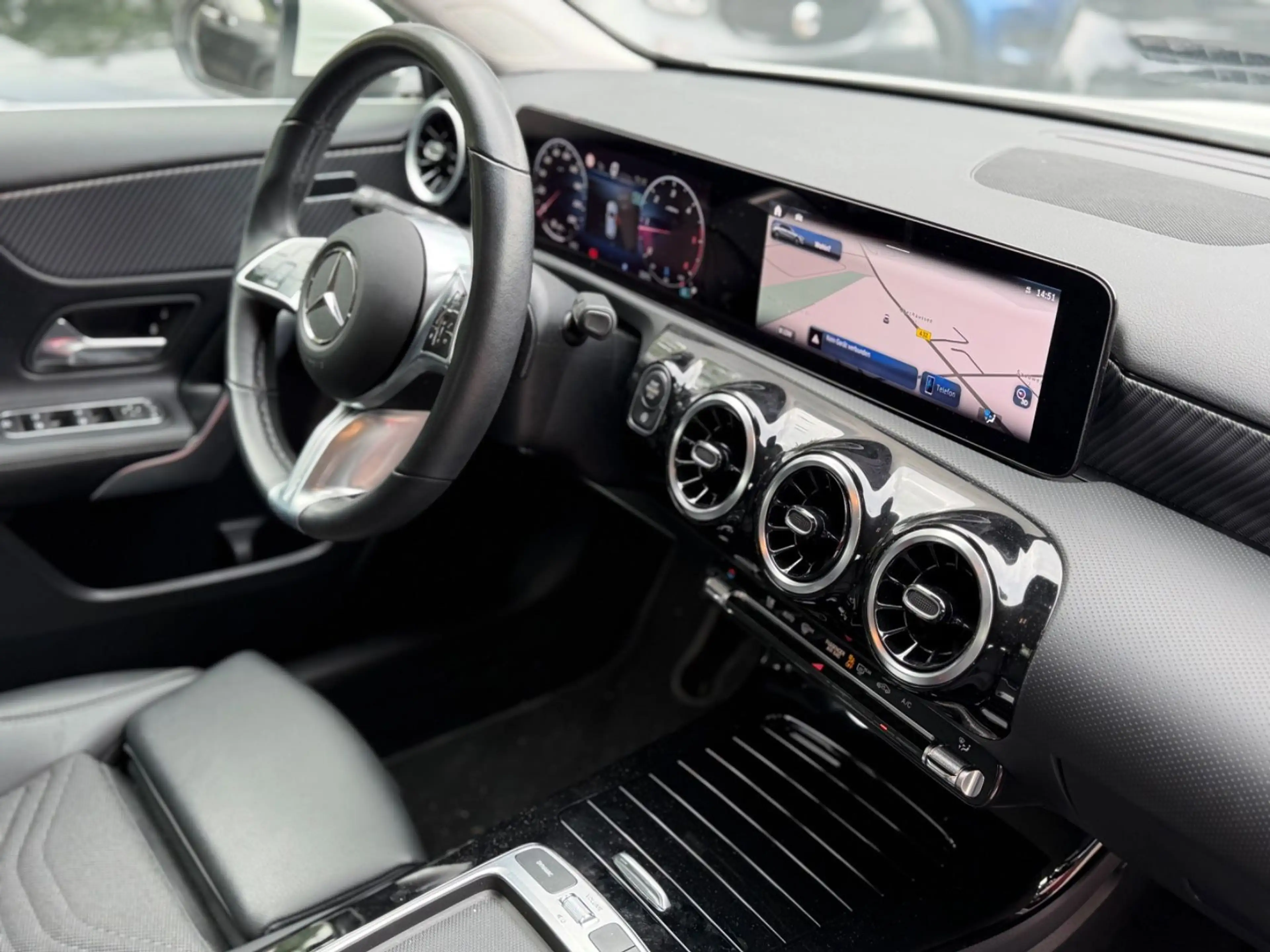 Mercedes-Benz A 180 A180d*AUTOMATIK*MULTIBEAM-LED*CARPLAY+NAVI* — photo 17