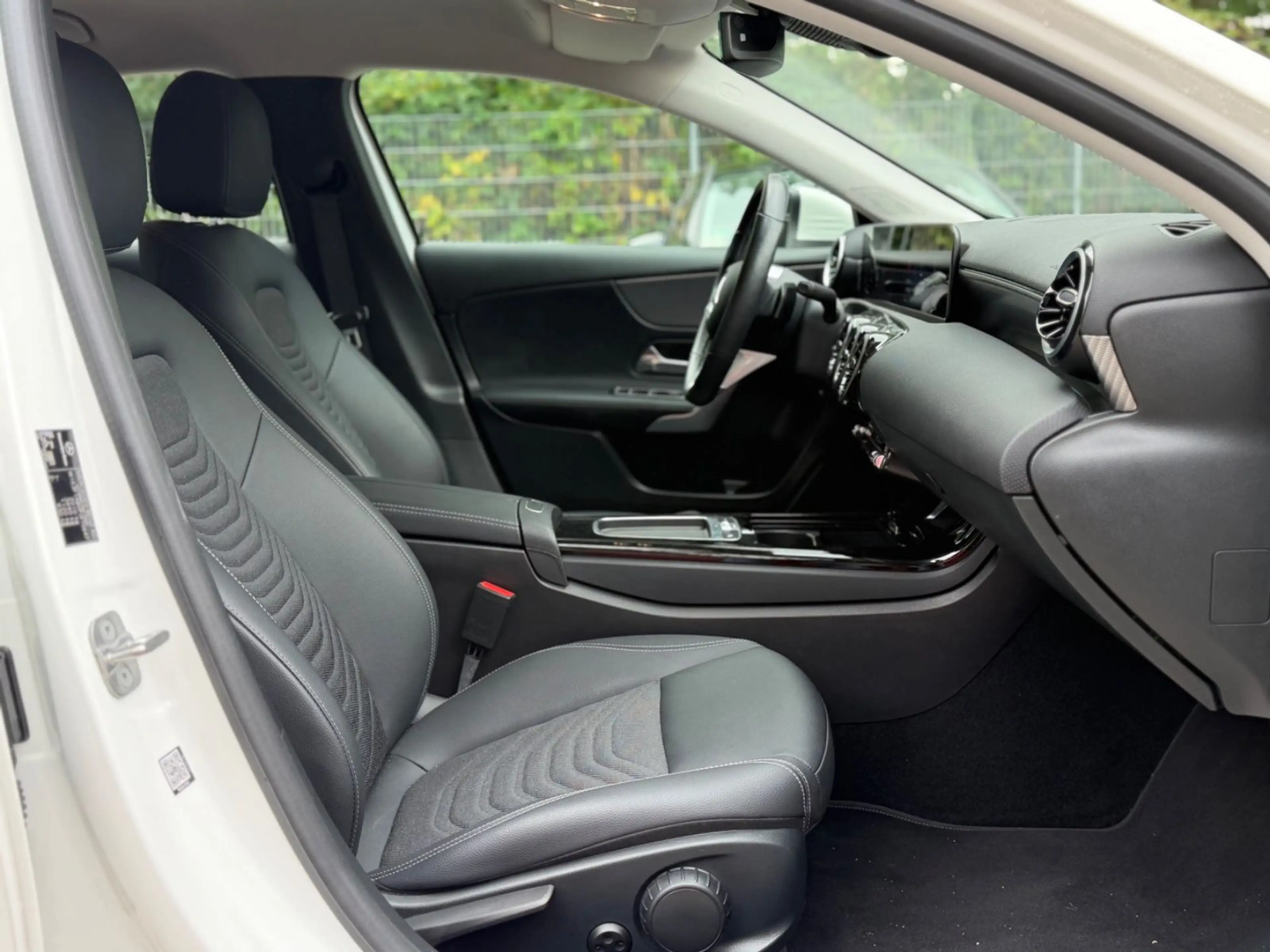 Mercedes-Benz A 180 A180d*AUTOMATIK*MULTIBEAM-LED*CARPLAY+NAVI* — photo 20