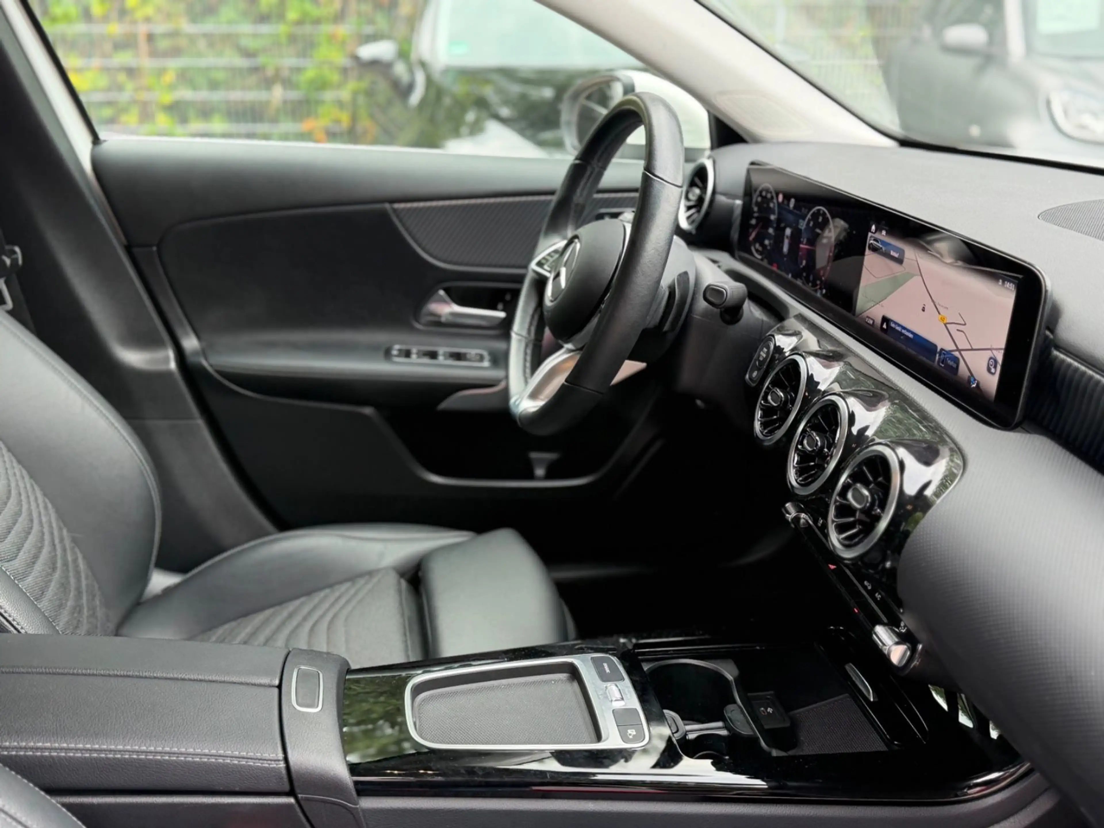 Mercedes-Benz A 180 A180d*AUTOMATIK*MULTIBEAM-LED*CARPLAY+NAVI* — photo 18