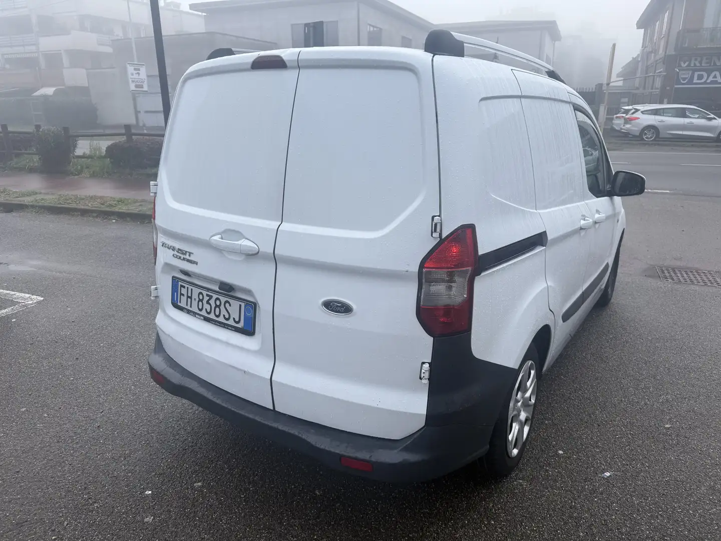 Ford Transit Courier - 2
