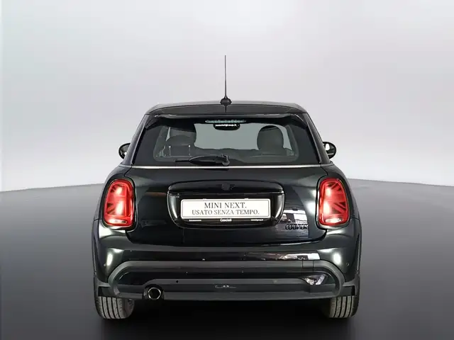 Mini Hatch view 5