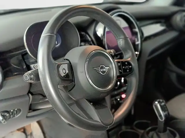 Mini Hatch view 12