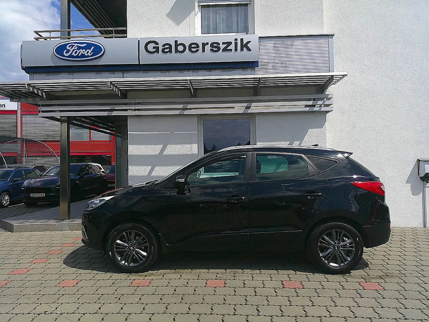 Hyundai iX35 2,0 CRDi Premium Schwarz - 2