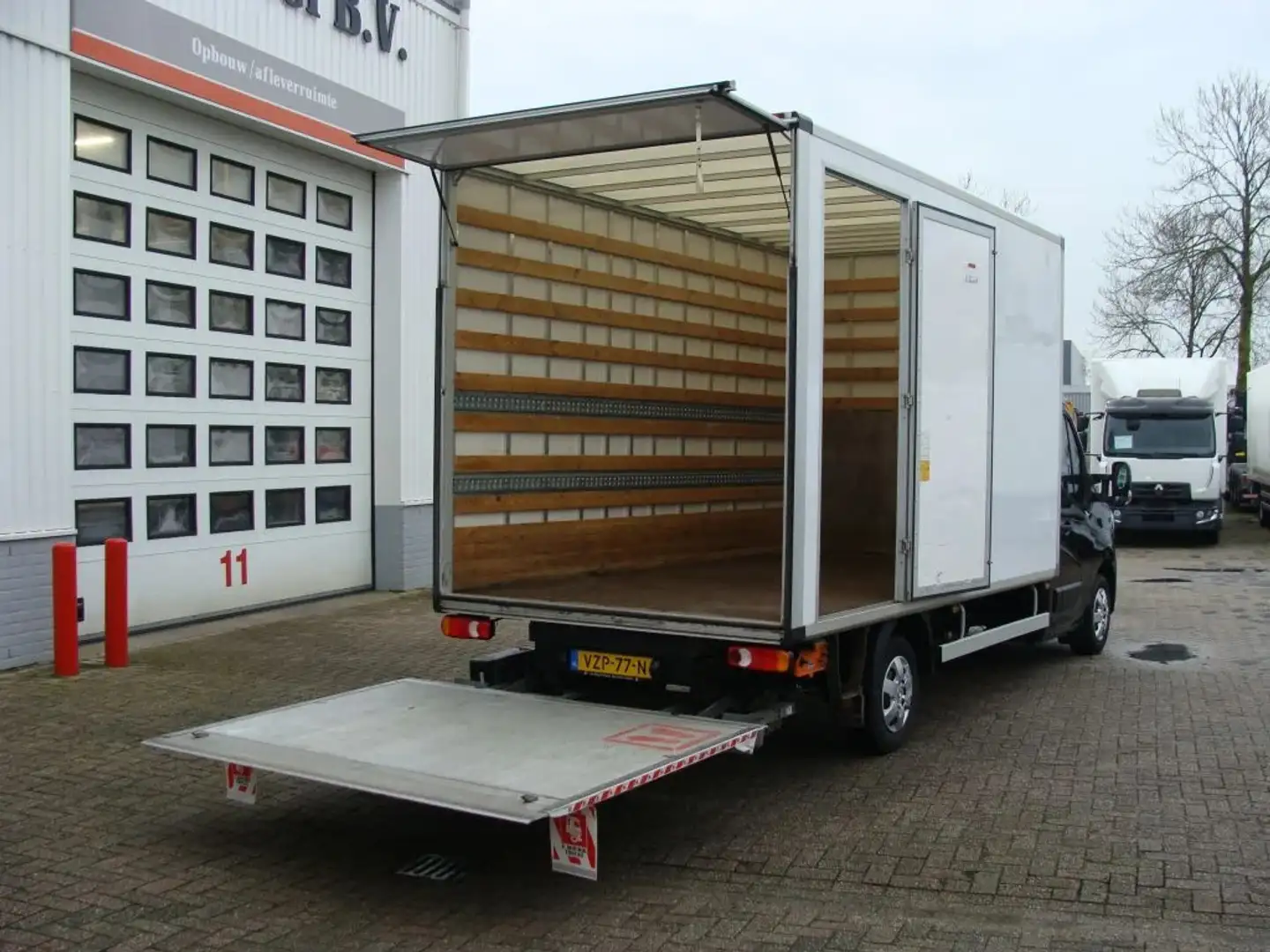 Renault Master 165.35 FWD ENKELLUCHT MET OPBOUW - EURO 6 - VZP-77 Zwart - 2
