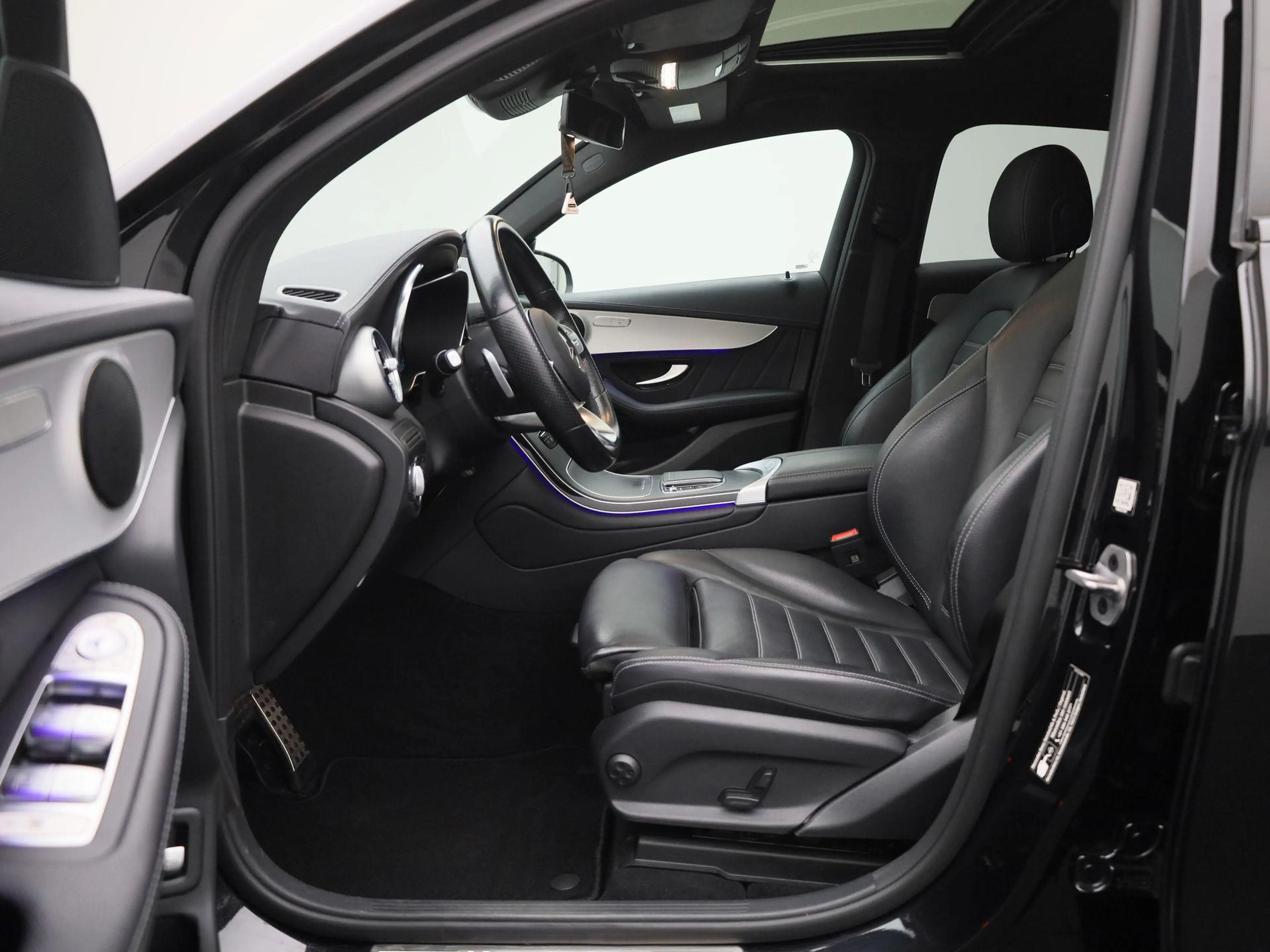 Mercedes-Benz GLC 300 Coupé 300e 4MATIC Business Solution AMG | SCHUIF-K — photo 11