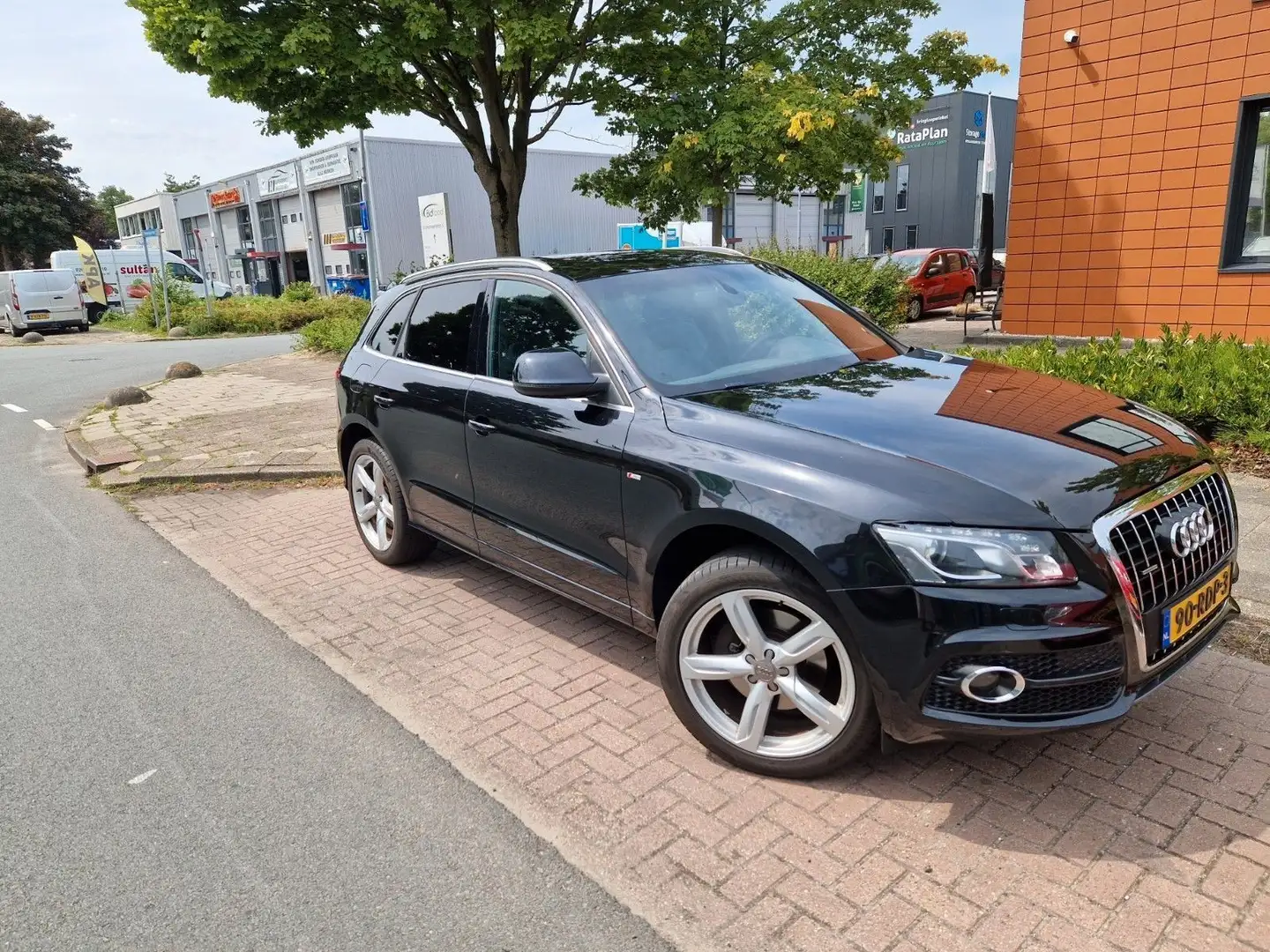Audi Q5 3.2 FSI q. Pro Line Zwart - 1
