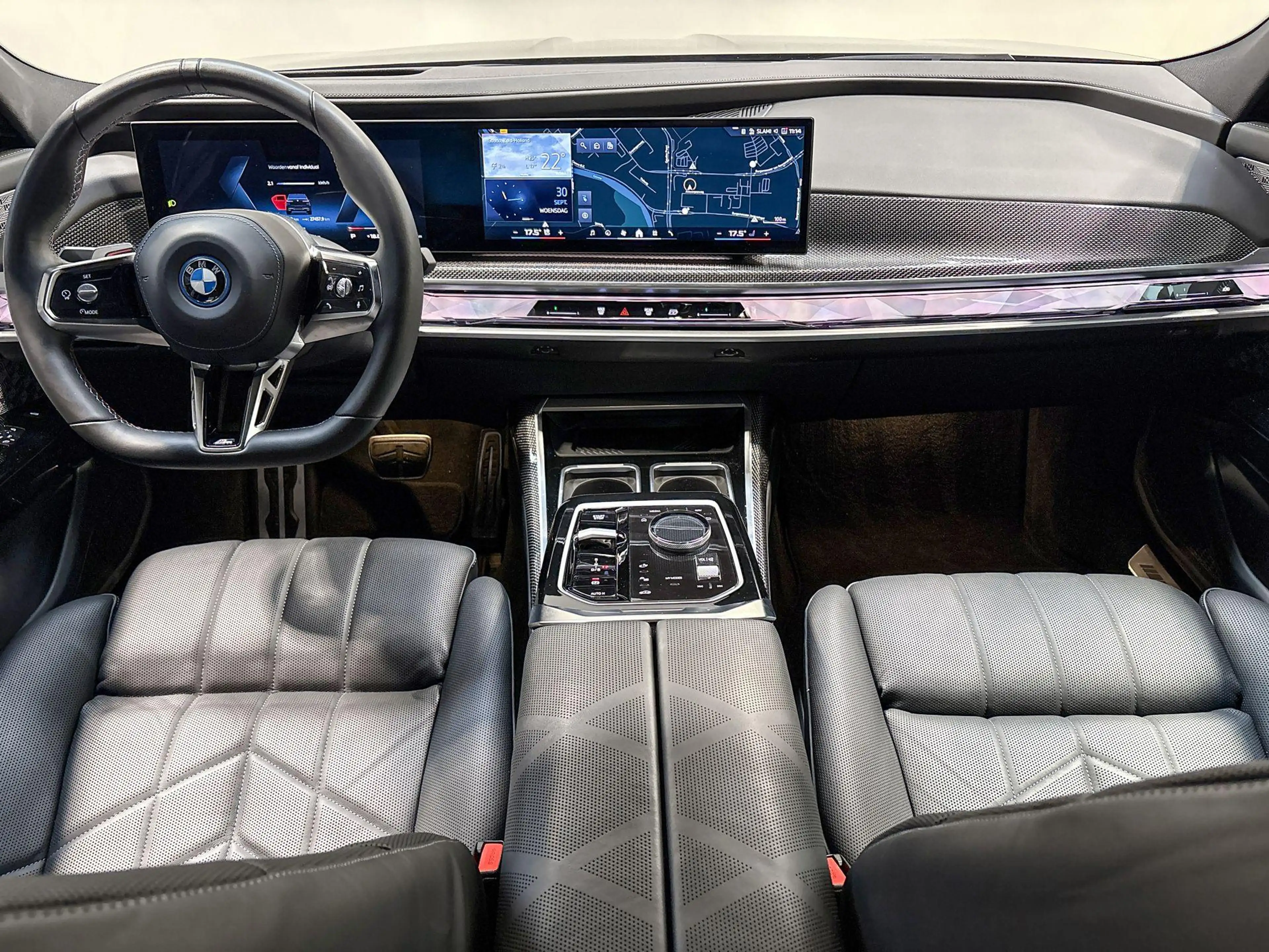 BMW i7 M70 xDrive 106 kWh M Sport | Executive lounge | En — photo 11