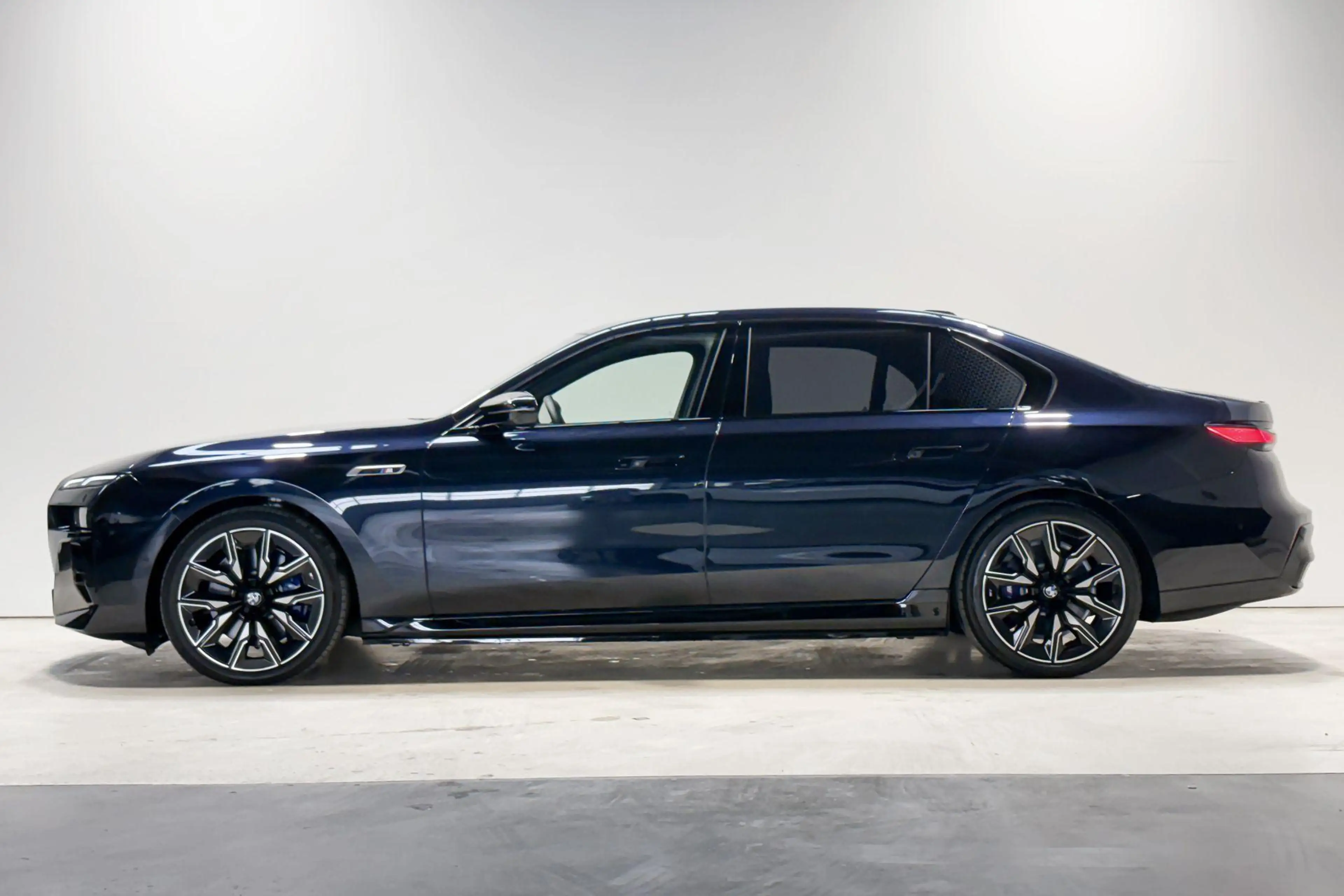 BMW i7 M70 xDrive 106 kWh M Sport | Executive lounge | En — photo 2