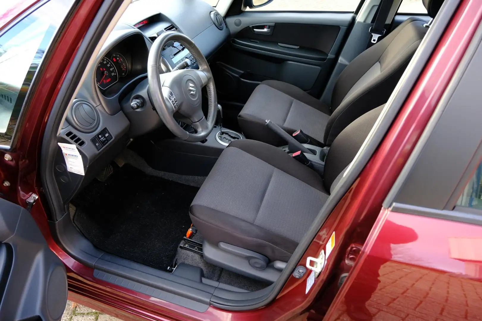 Suzuki SX4 1.6 Exclusive Aut. Clima|LMV|*86.889km!* Rosso - 2