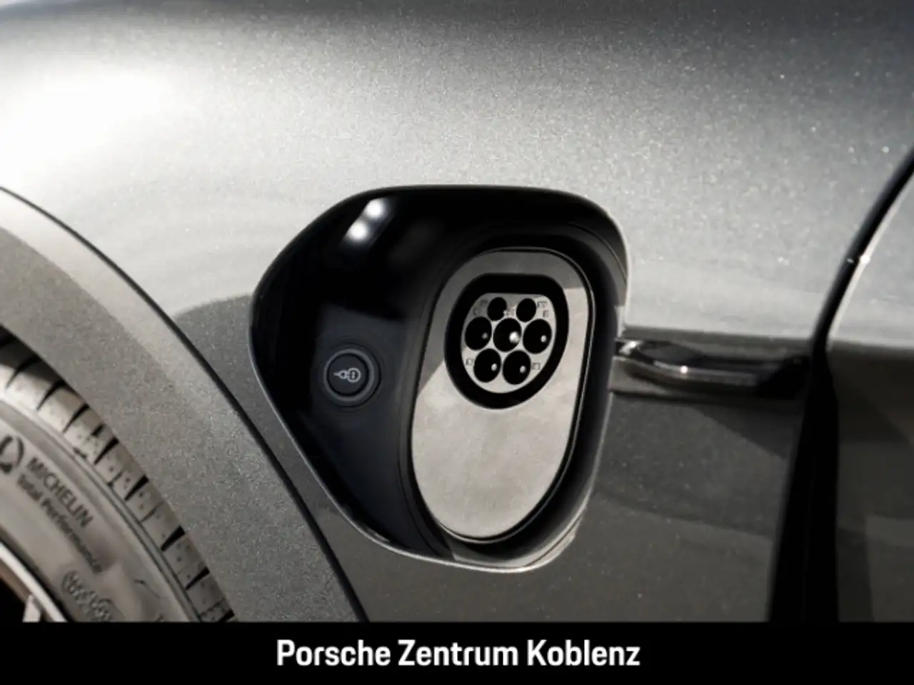Porsche Taycan 4 Cross Turismo 10