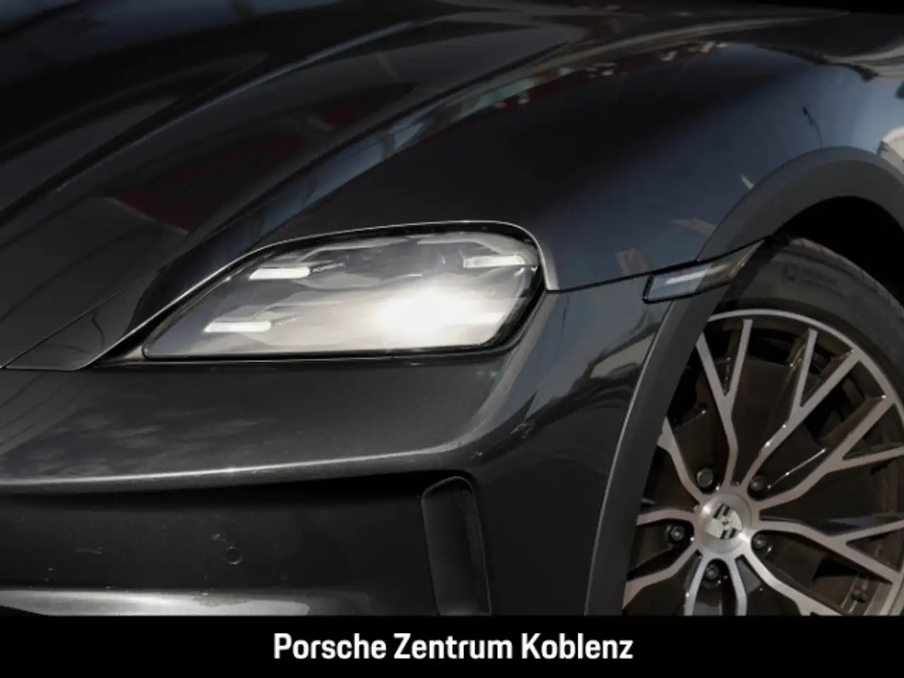 Porsche Taycan 4 Cross Turismo 11