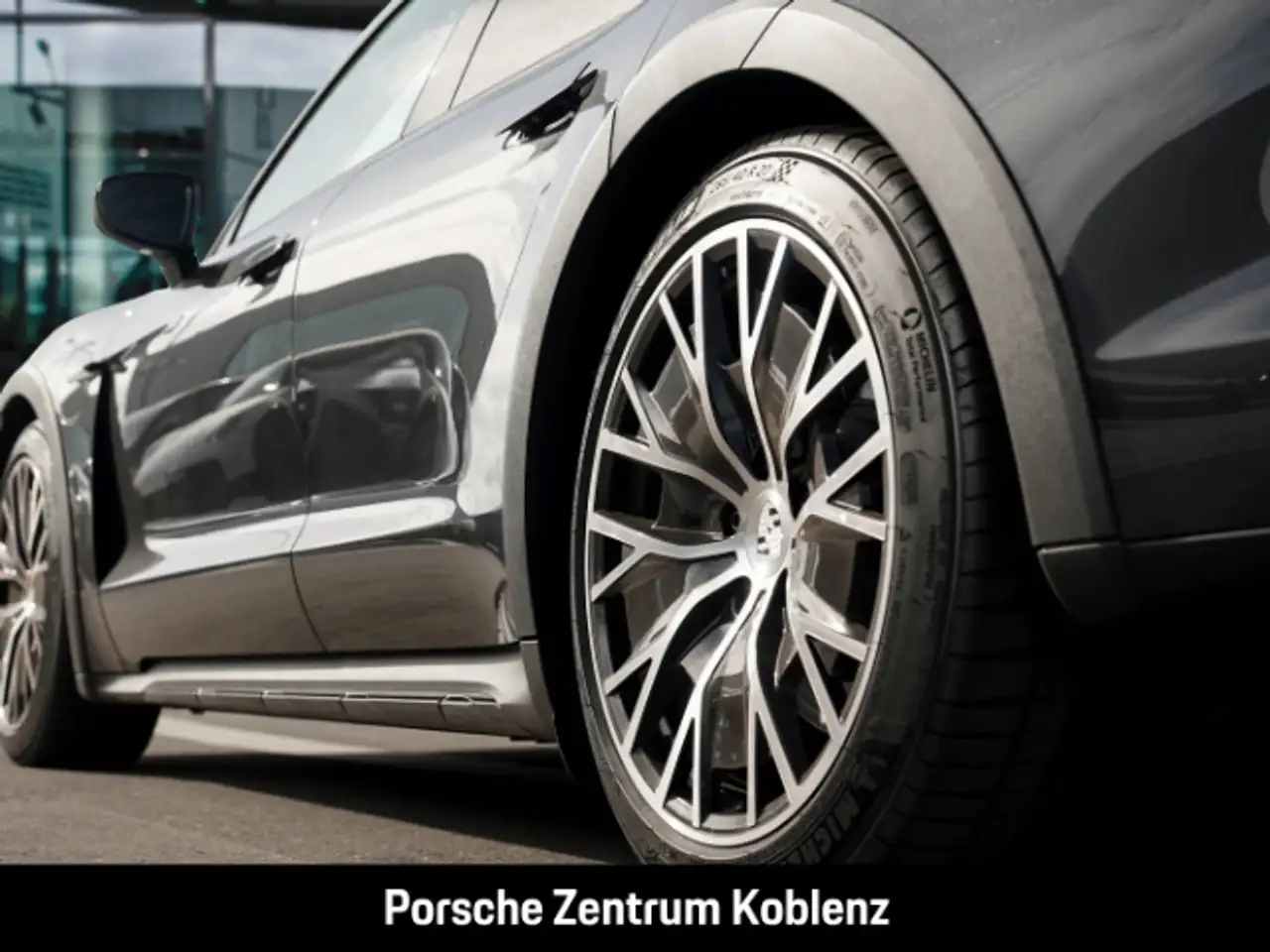 Porsche Taycan 4 Cross Turismo 8