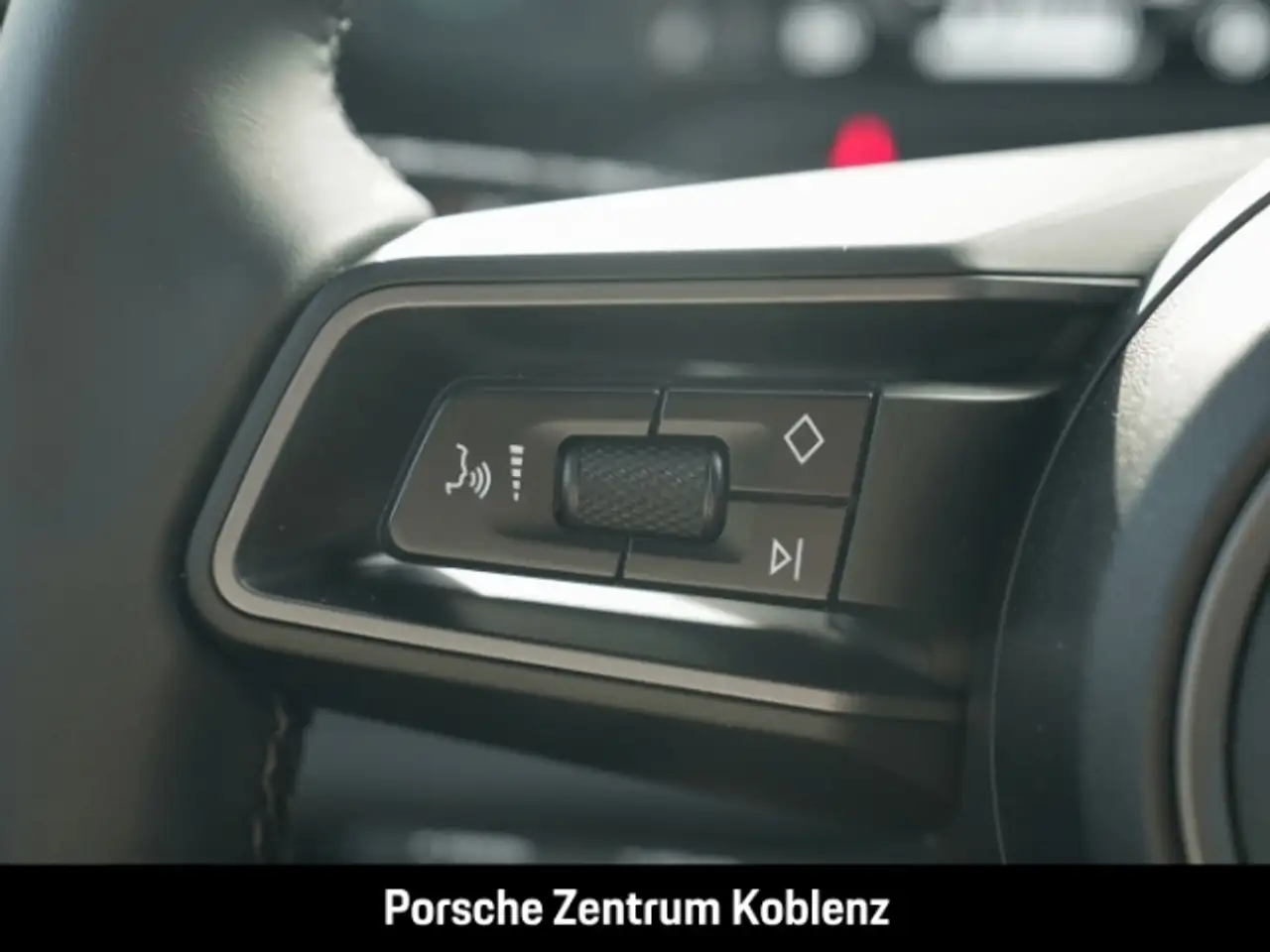 Porsche Taycan 4 Cross Turismo 16