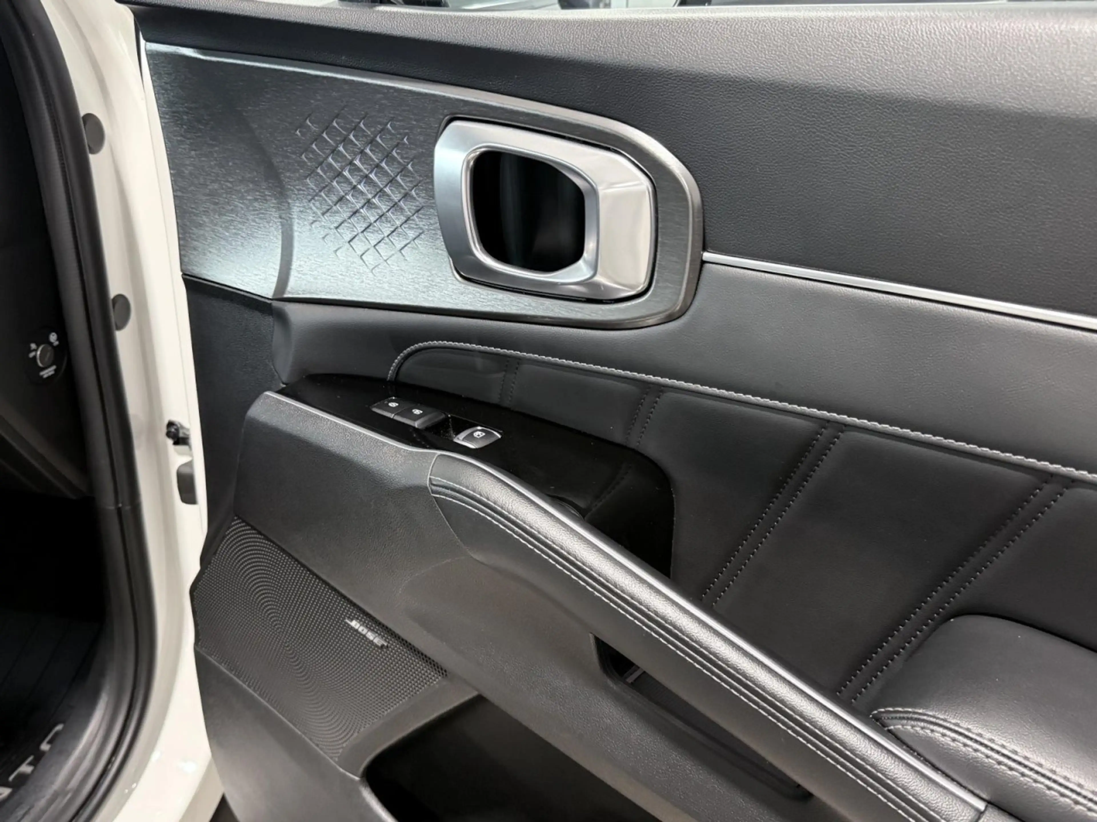 Kia Sorento Platinum 4WD CarPlay 360CAM LED RSPA PANO Klima — photo 15