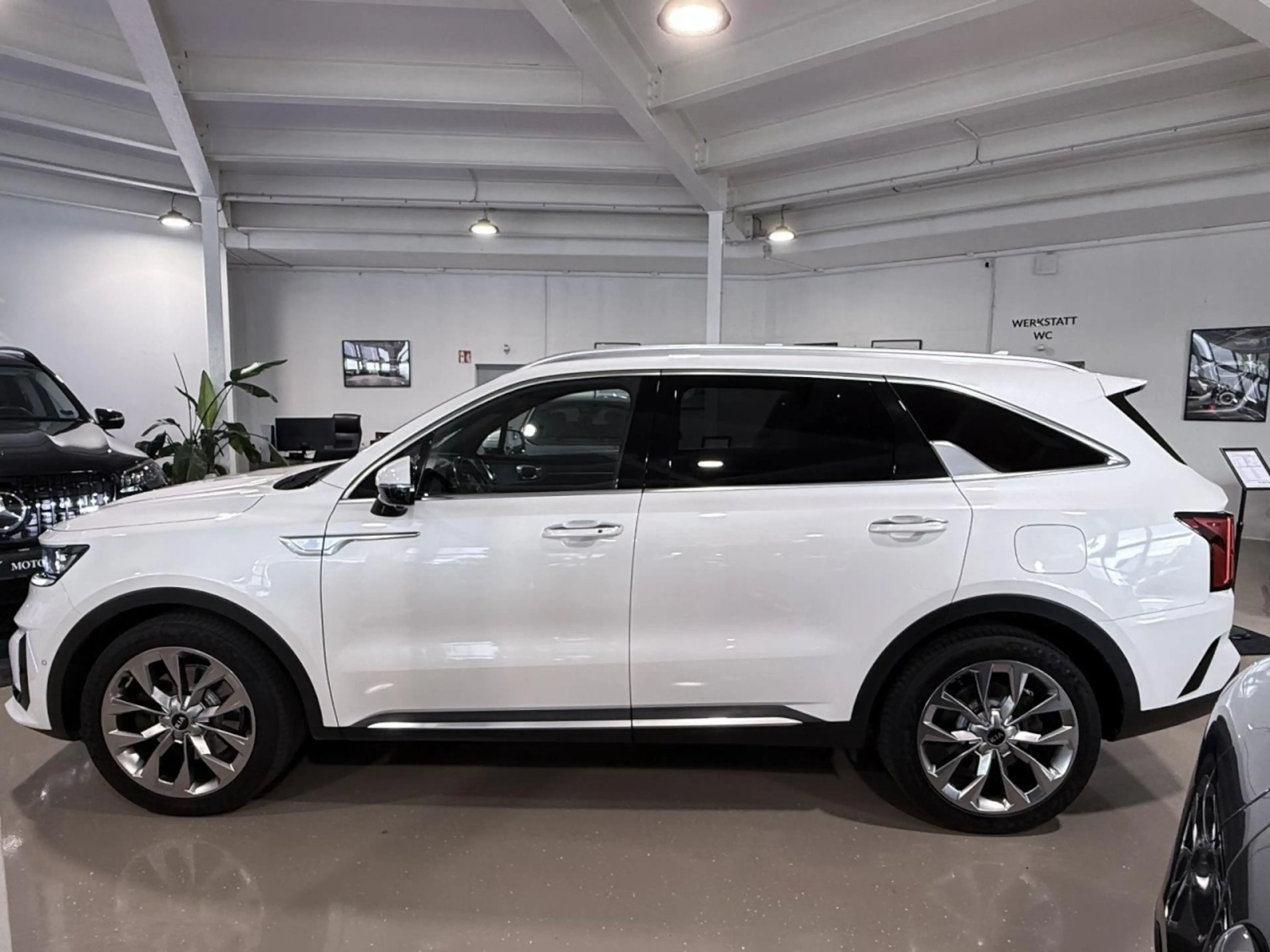 Kia Sorento Platinum 4WD CarPlay 360CAM LED RSPA PANO Klima — photo 5