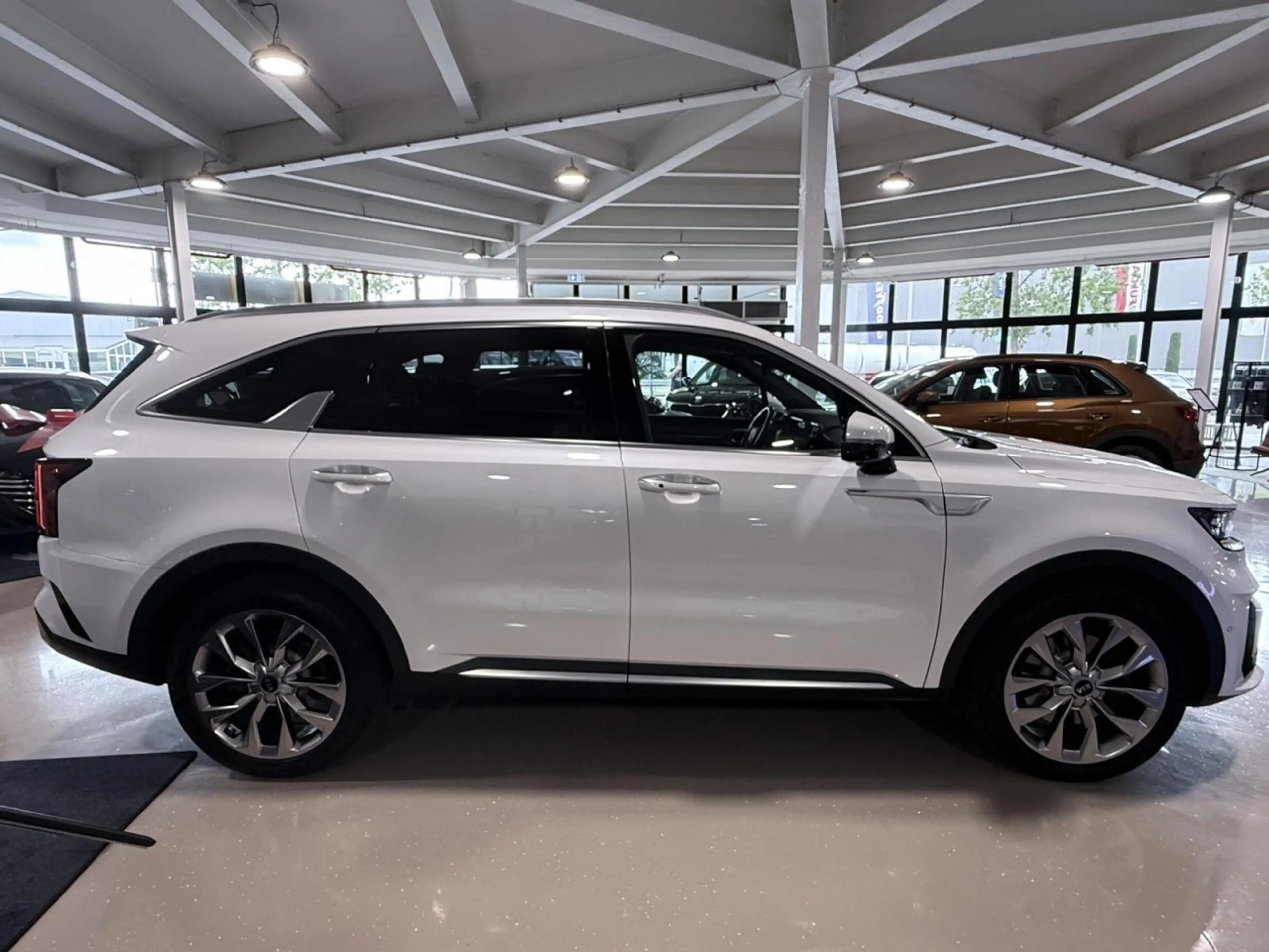 Kia Sorento Platinum 4WD CarPlay 360CAM LED RSPA PANO Klima — photo 9