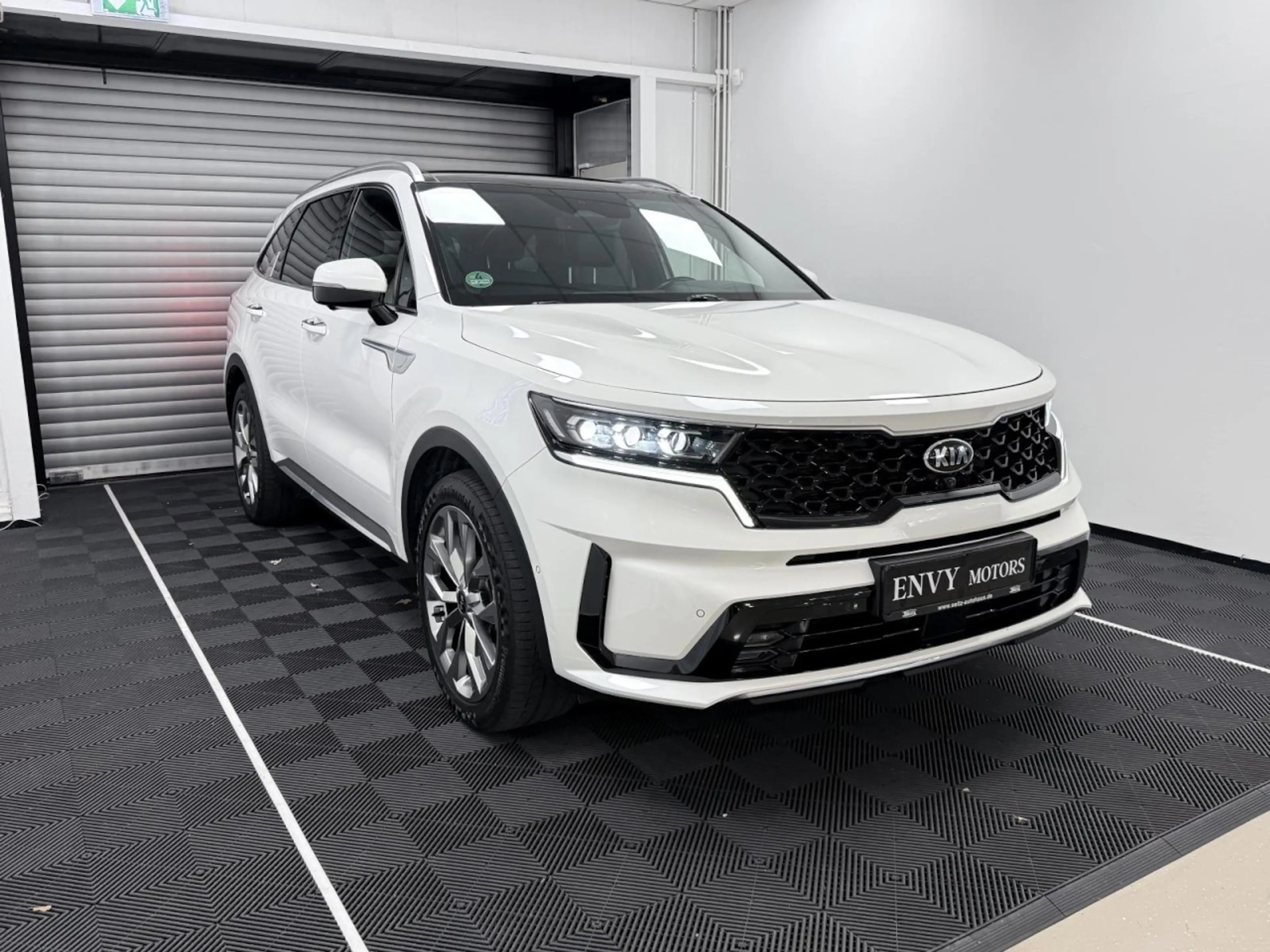 Kia Sorento Platinum 4WD CarPlay 360CAM LED RSPA PANO Klima — photo 3