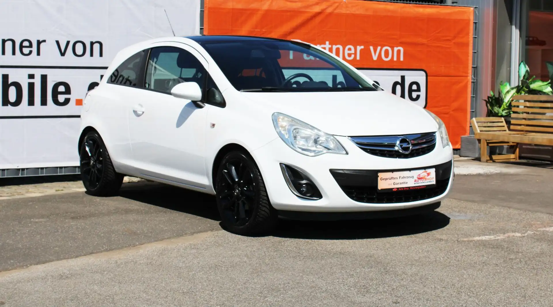 Opel Corsa D 1.4 Color Edition*OPC*Navi*TÜV&Insp.Neu* Weiß - 1