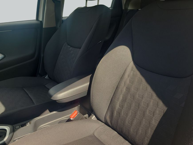 Toyota Yaris Hybrid 1.5 VVT-i Business Edition — photo 10