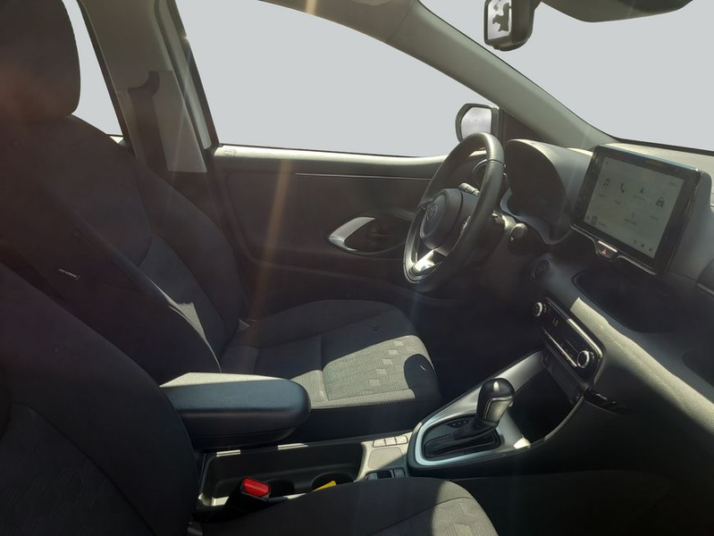 Toyota Yaris Hybrid 1.5 VVT-i Business Edition — photo 12