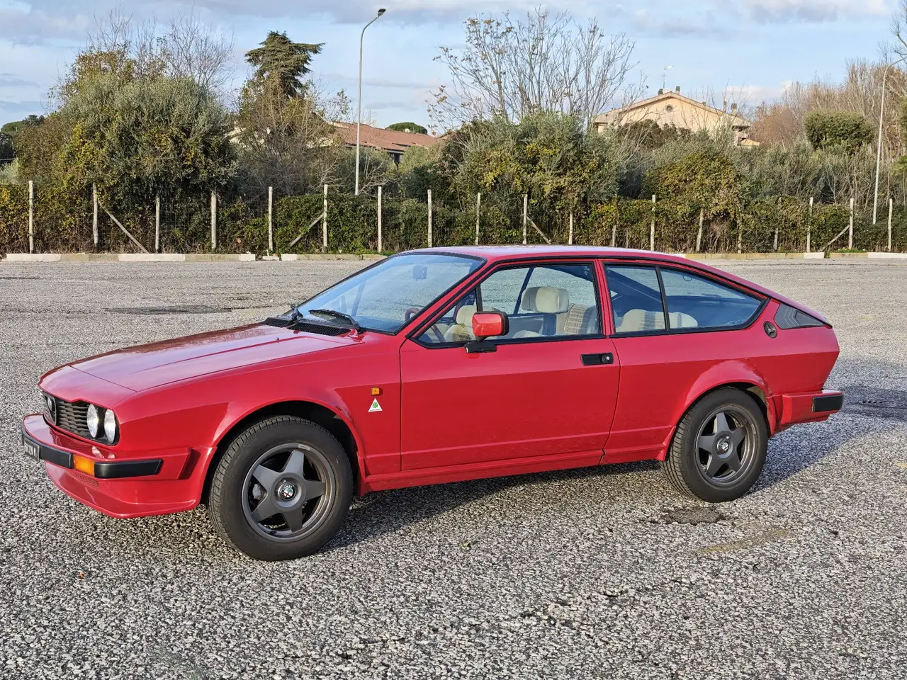 Alfa Romeo GTV 2.0 L, foto 1