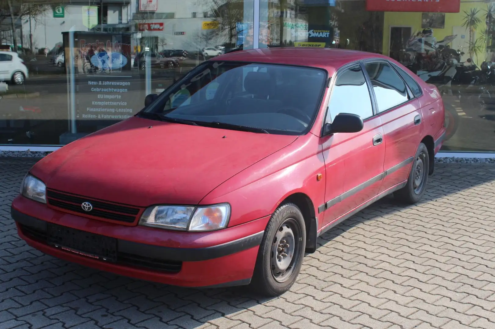 Toyota Carina Червоний - 2