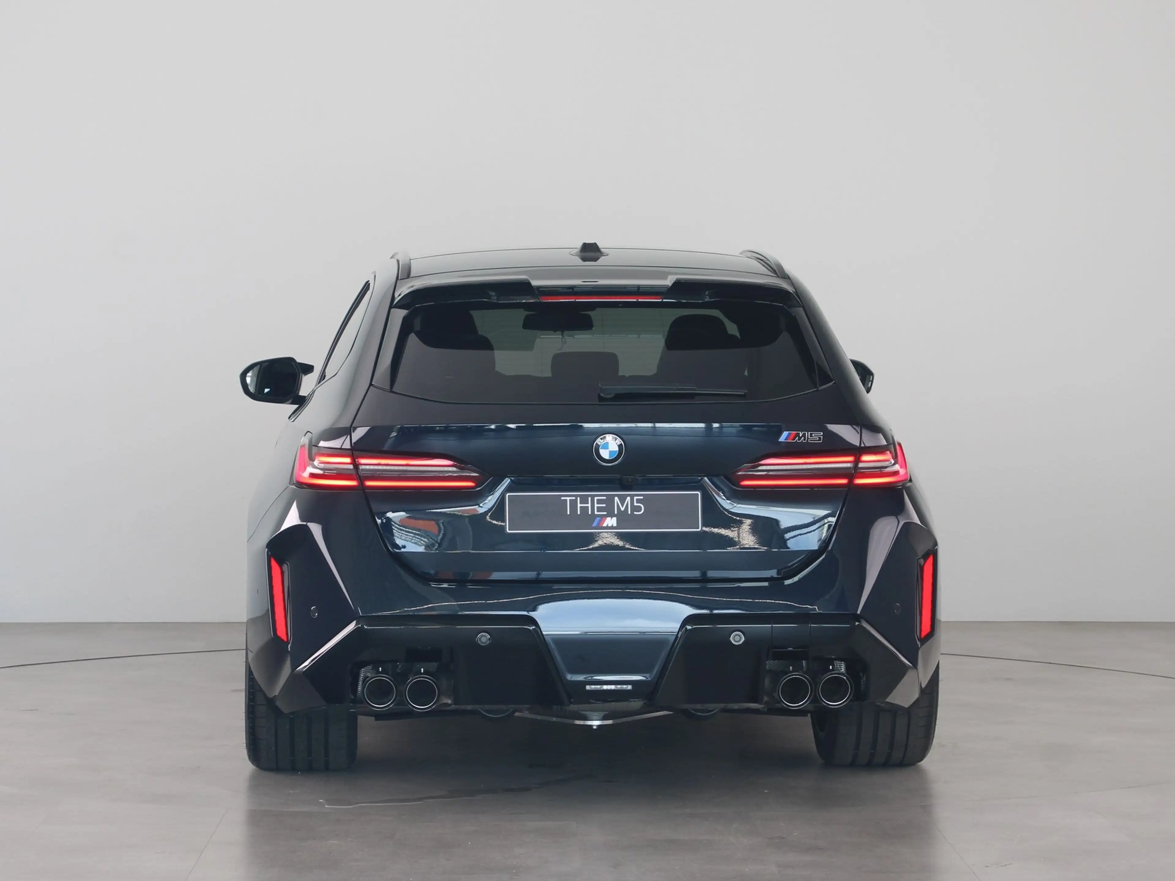 BMW M5 Touring — photo 10