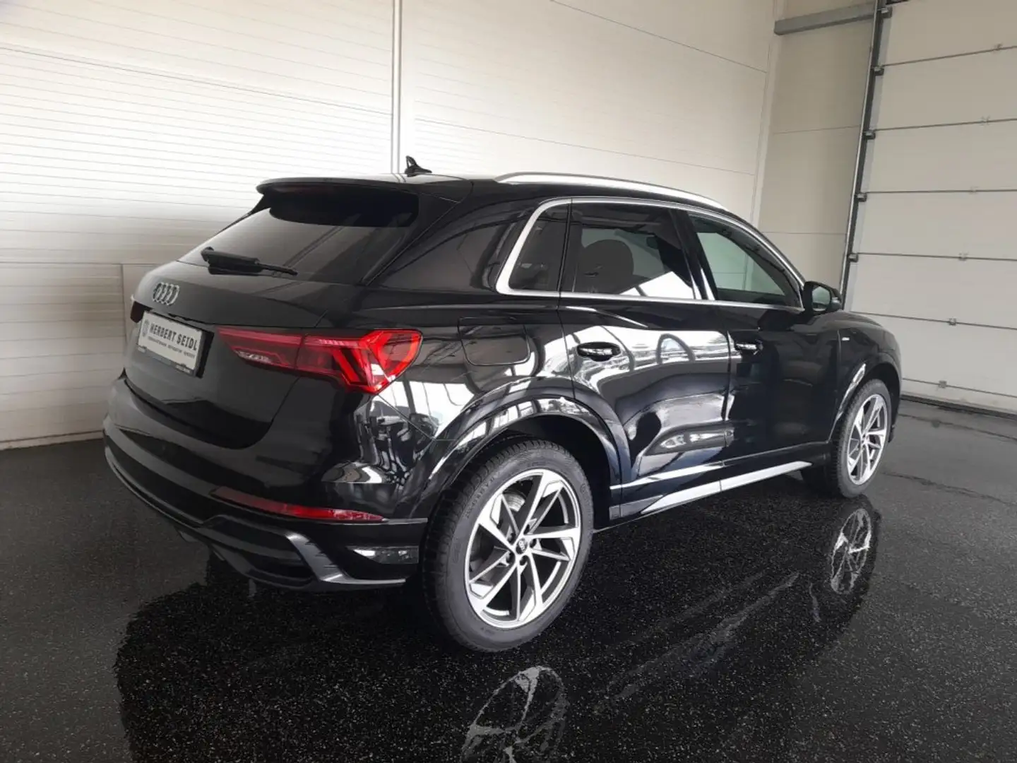 Audi Q3 35 TDI S-LINE S-tr *VOLL LED / NAVI / TEILLEDER / AHV & 360° KAMERA / VIRTUELL PLUS / SOUND SYSTEM / E-KLAPPE* Schwarz - 2