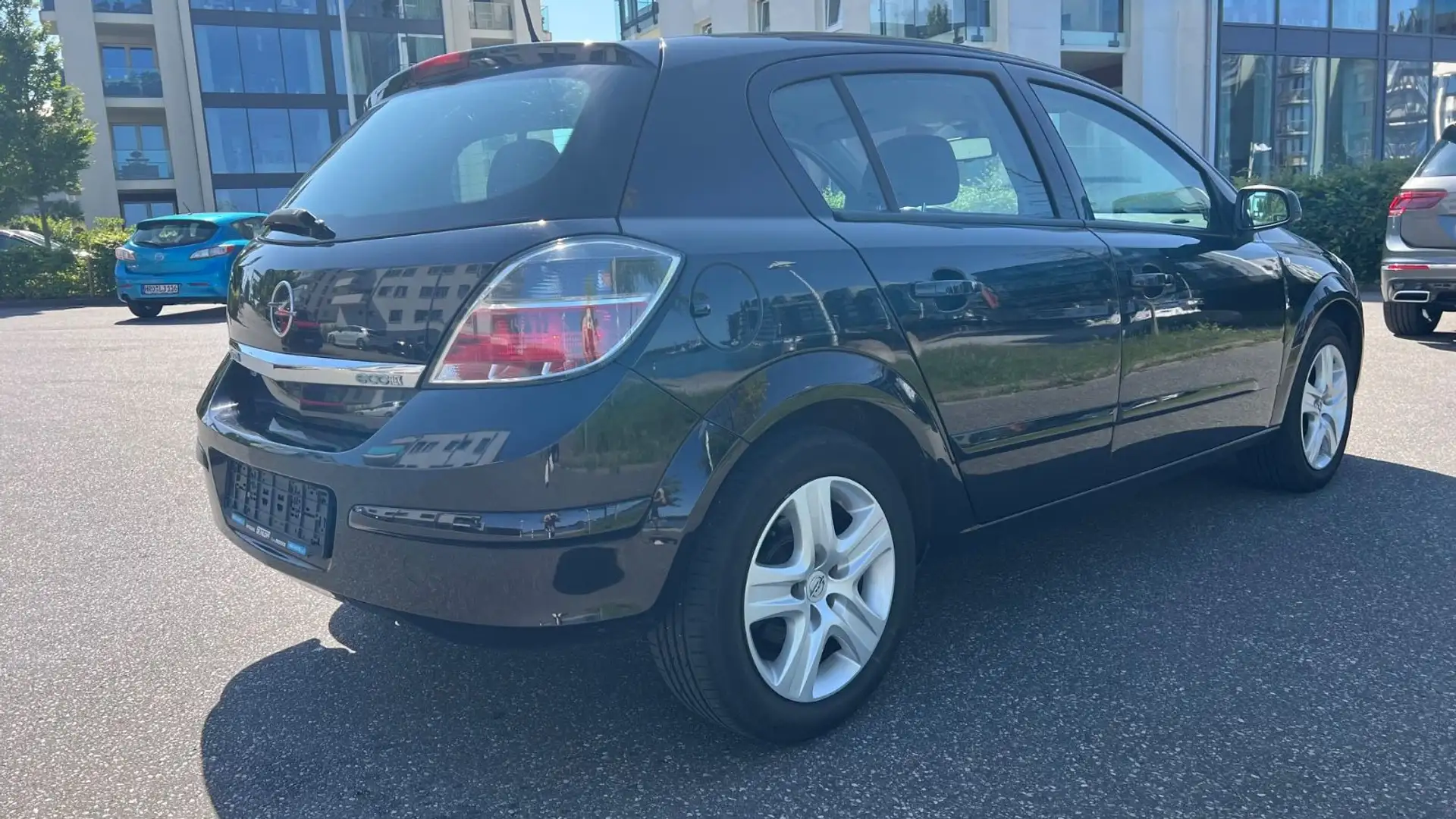 Opel Astra H Lim. Edition KLIMA HU NEU 2 HAND - 2