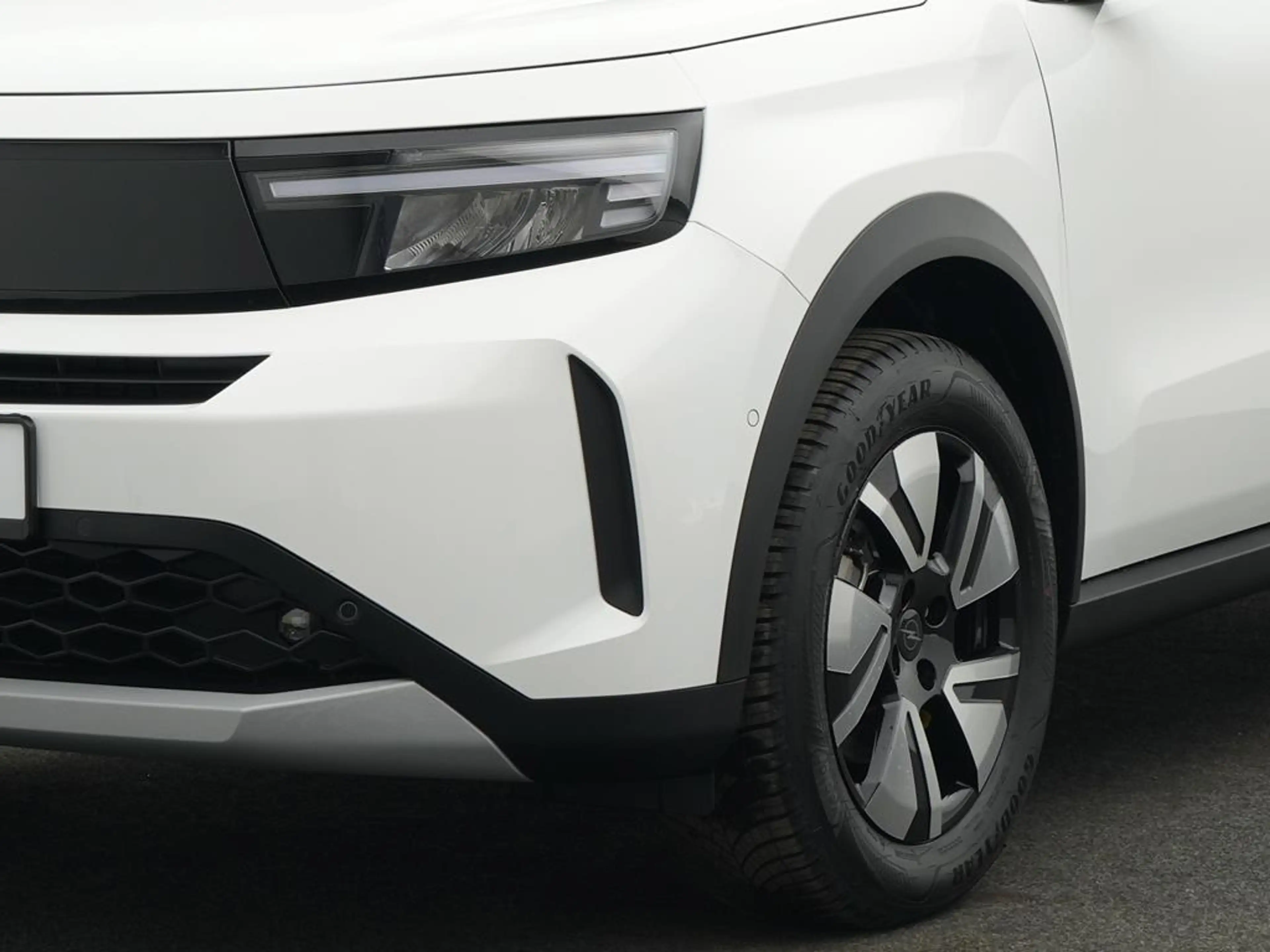 Opel Frontera GS, Hybrid 107kW (145 PS) eDCT6 — photo 9