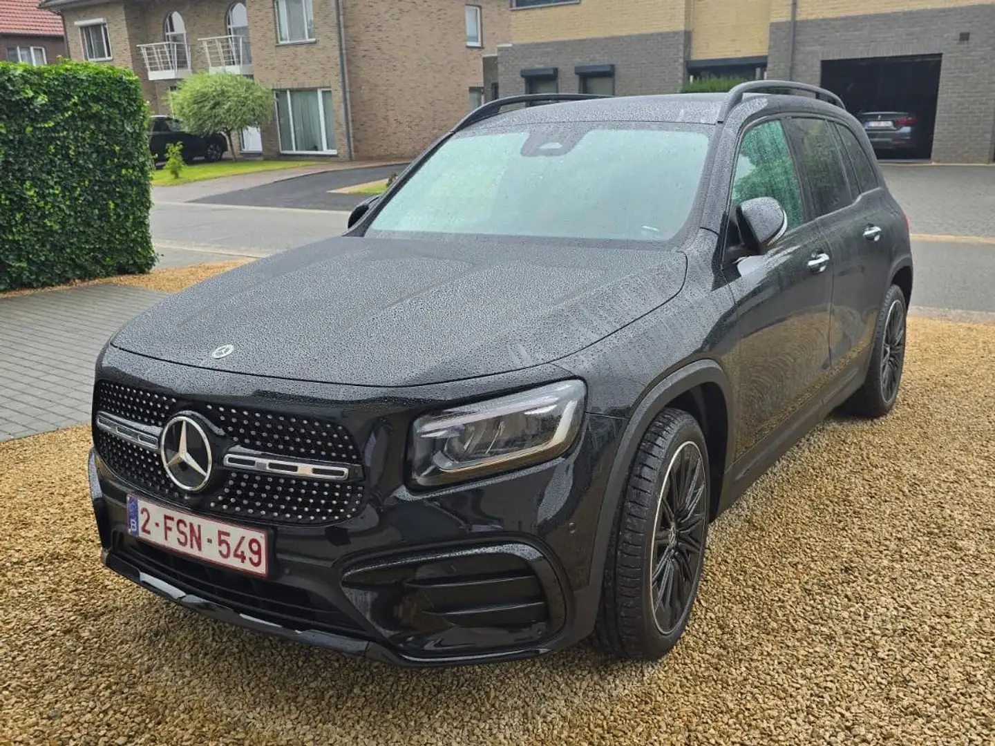 Mercedes-Benz GLB 250 GLB 250 4Matic 8G-DCT Progressive Advanced Černá - 1